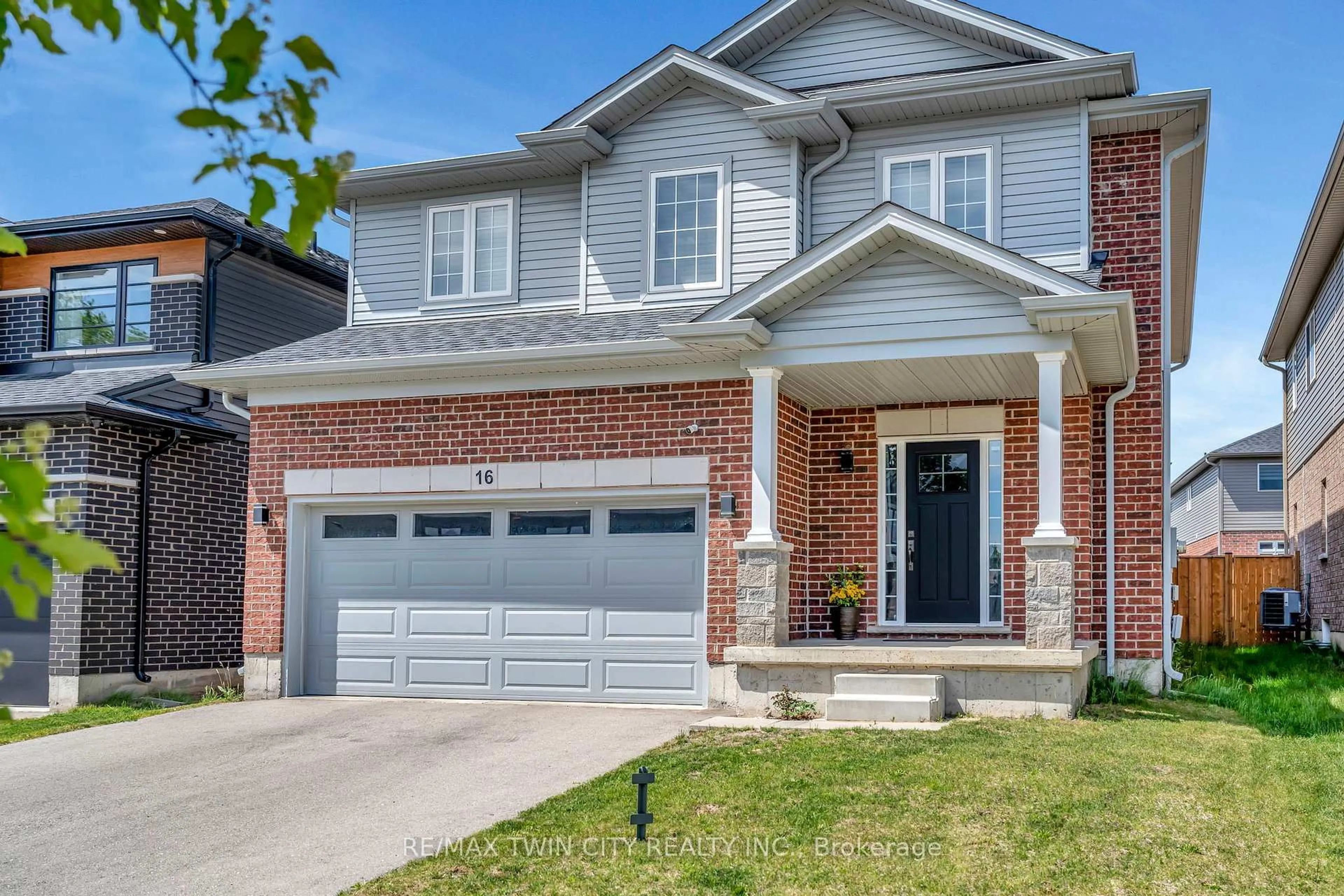 Home with brick exterior material, street for 16 Cumberland St, Brantford Ontario N3S 7J6