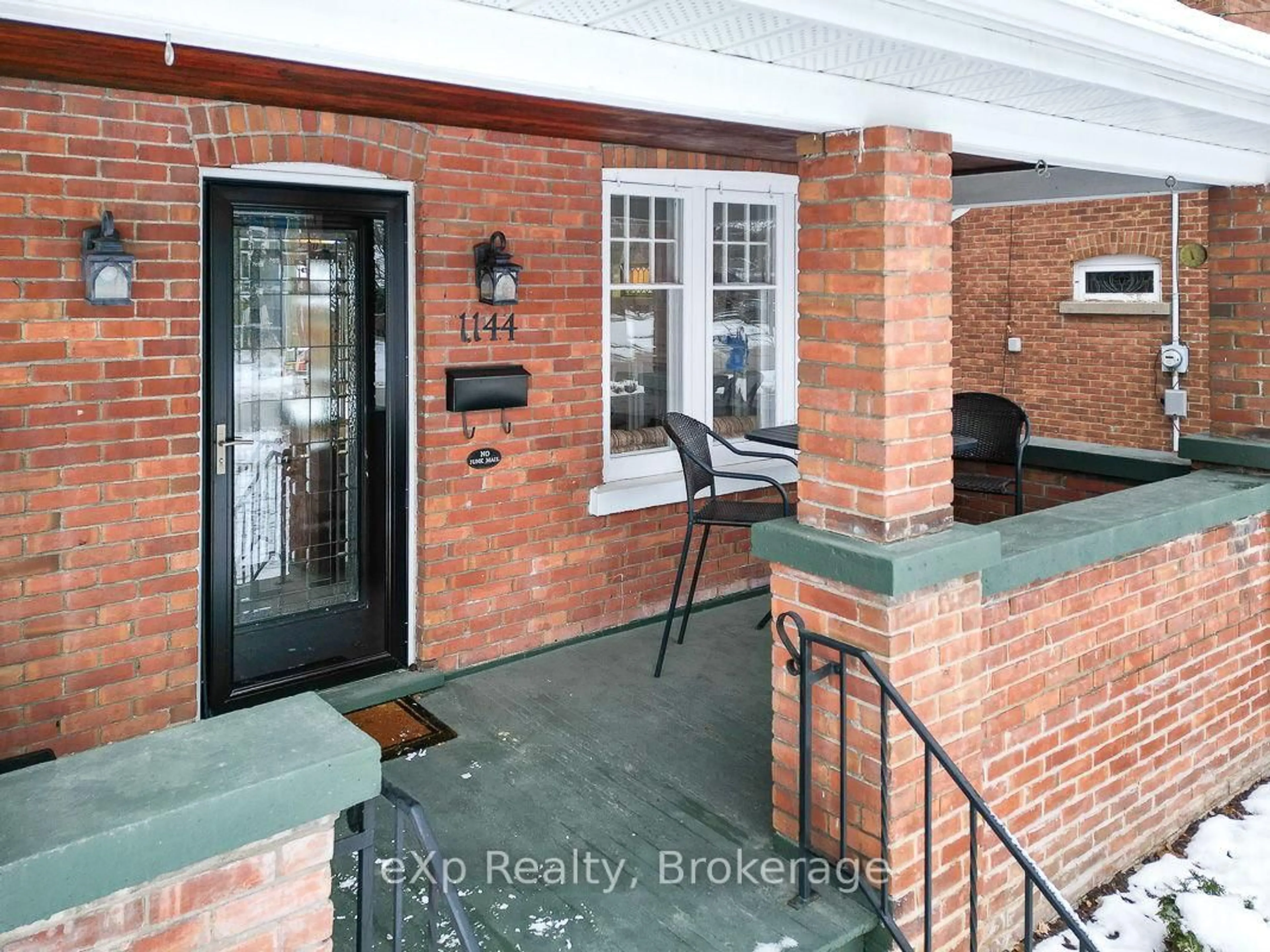 Indoor entryway for 1144 4th Avenue W, Owen Sound Ontario N4K 4W4