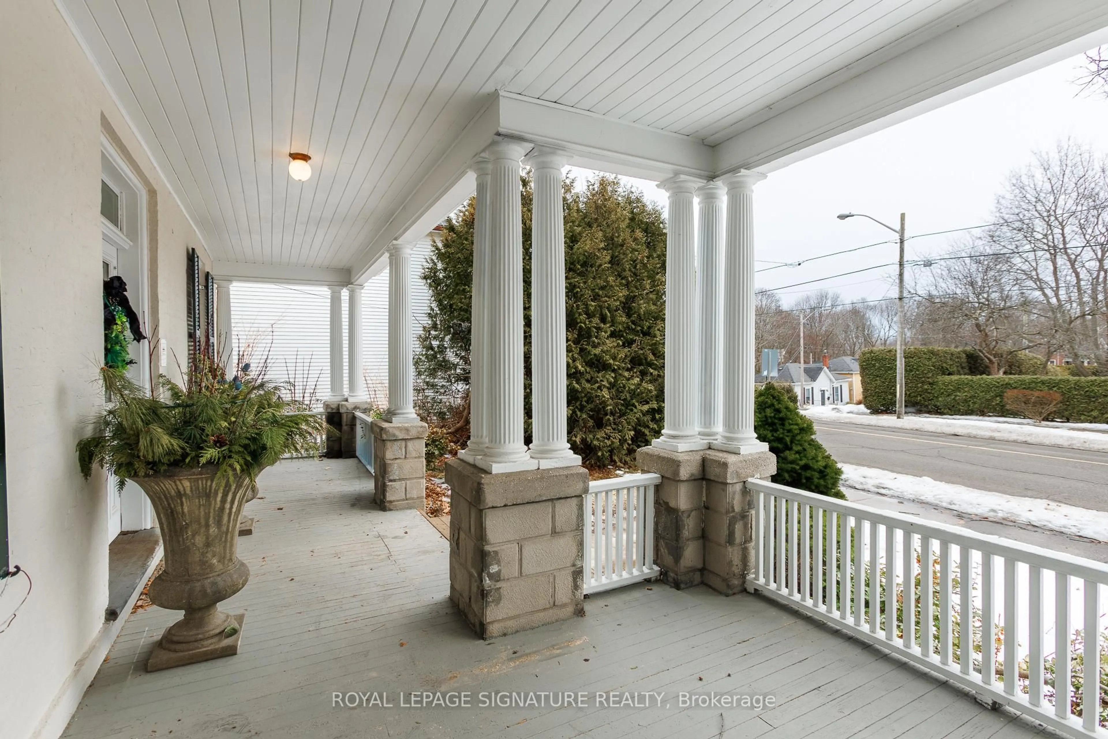 Patio, street for 258 Ridout St, Port Hope Ontario L1A 3J2