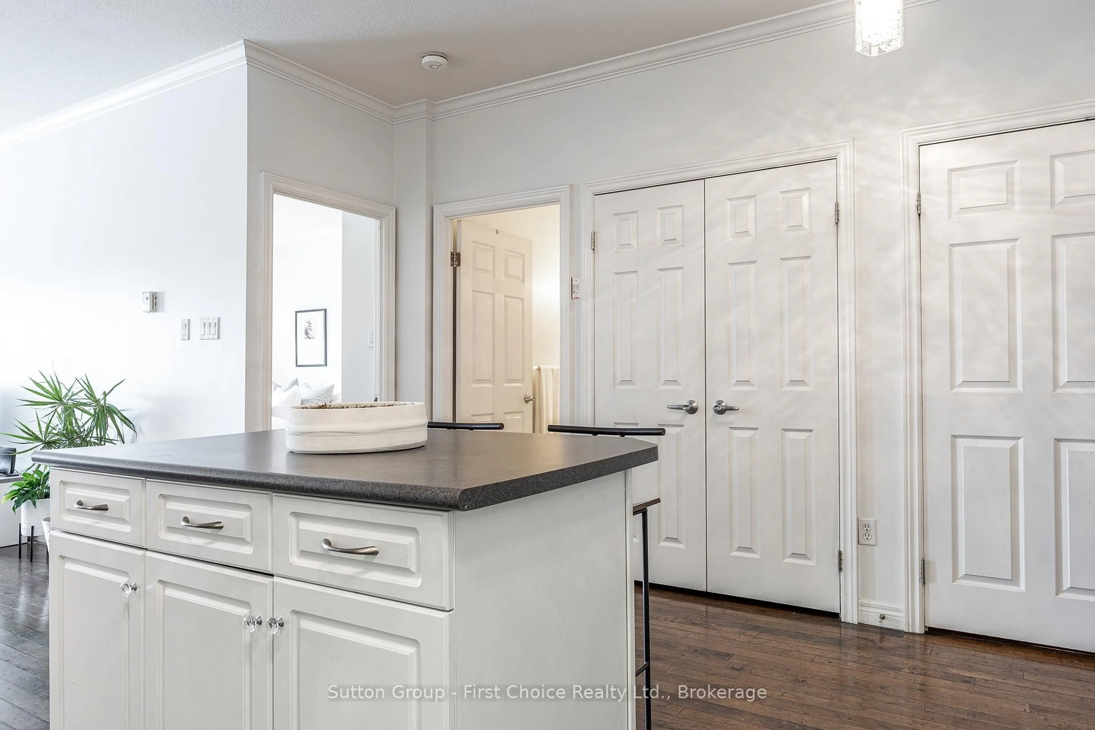 Unknown for 160 Romeo St #501, Stratford Ontario N5A 4S9