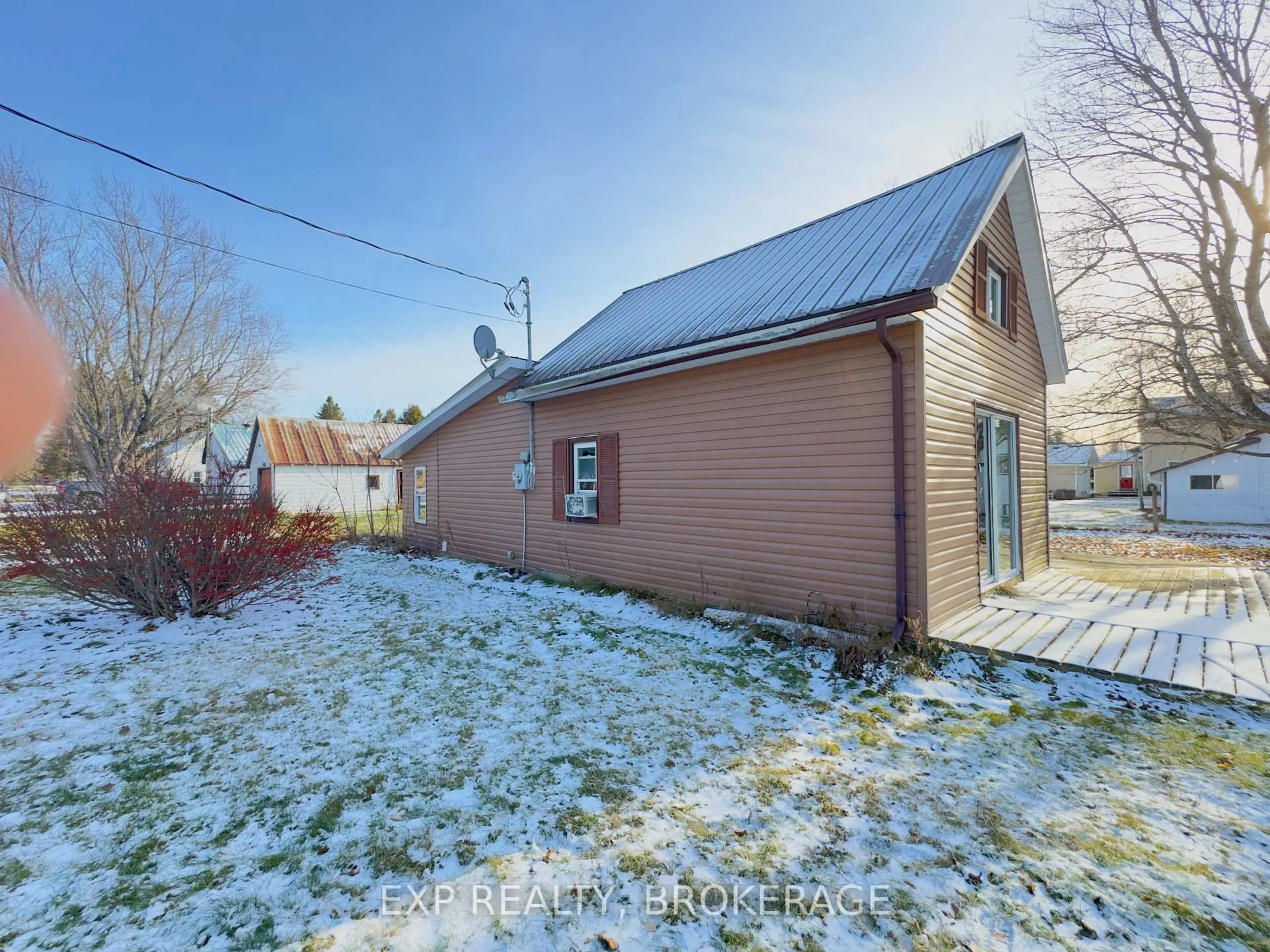 Shed for 10 Jones St, Kaladar Ontario K0H 1P0