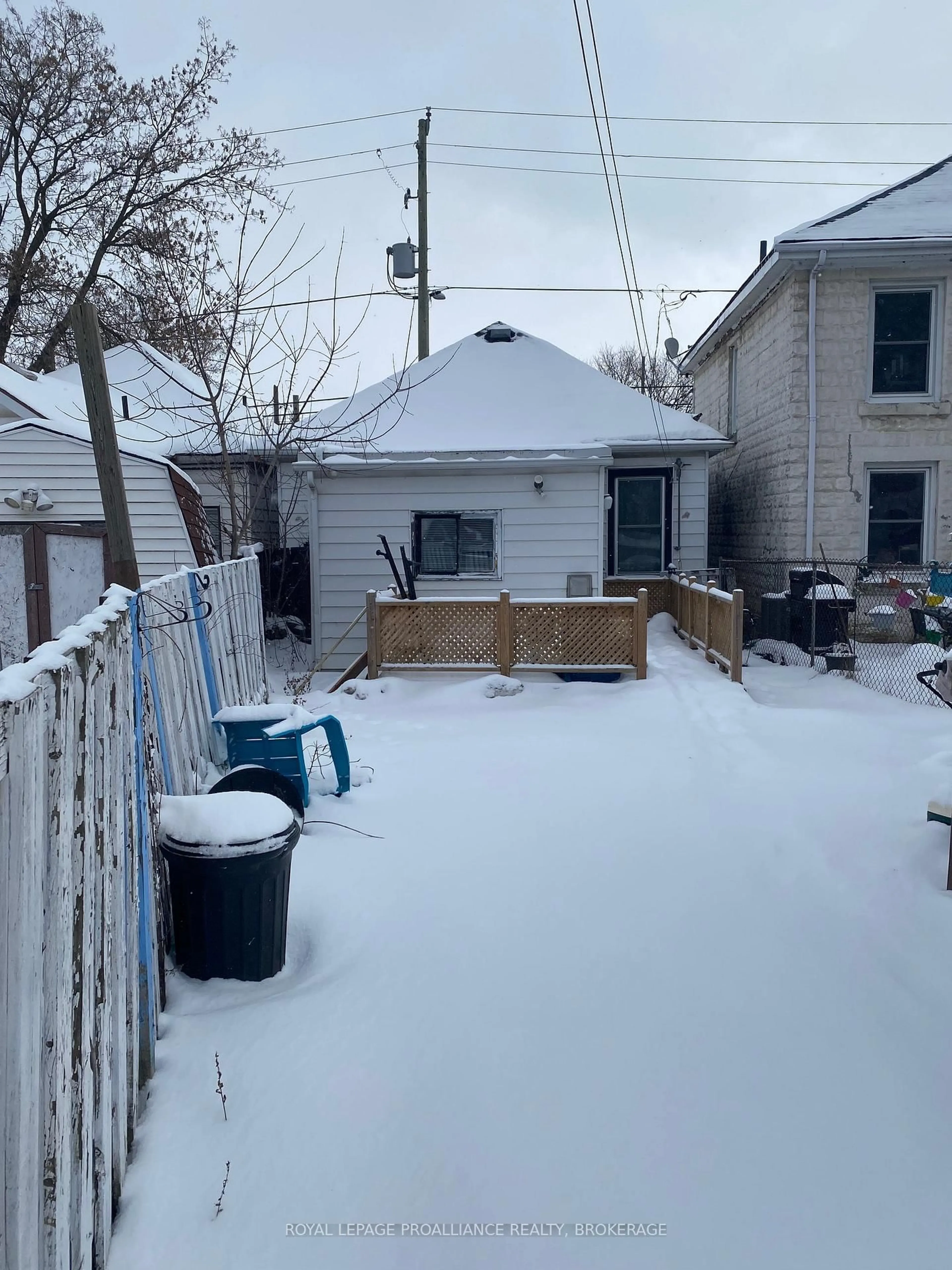 Unknown for 418 Montreal St, Kingston Ontario K7K 3H7