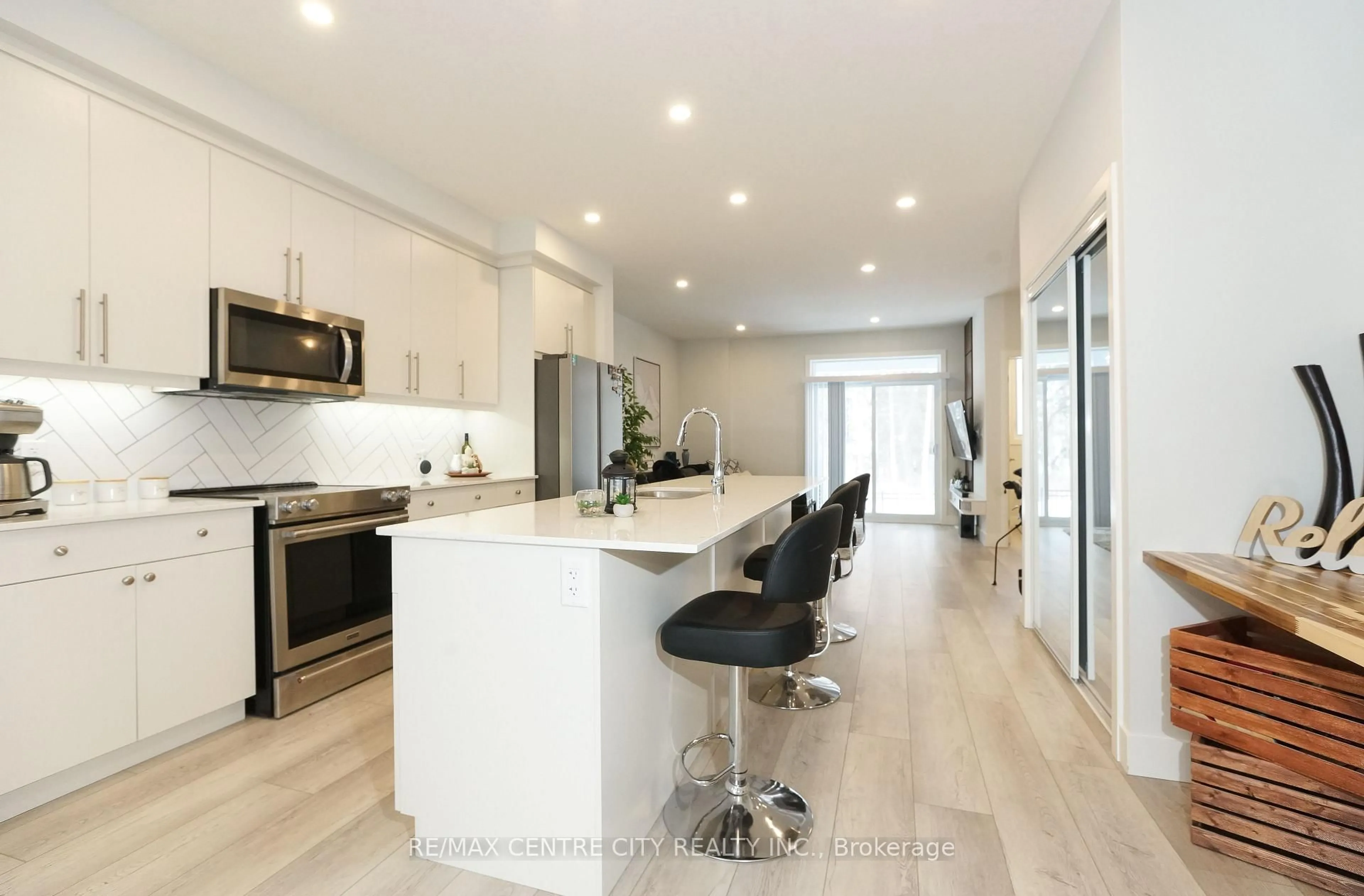 Open concept kitchen, unknown for 925 Deveron Cres #6, London South Ontario N5Z 5A4