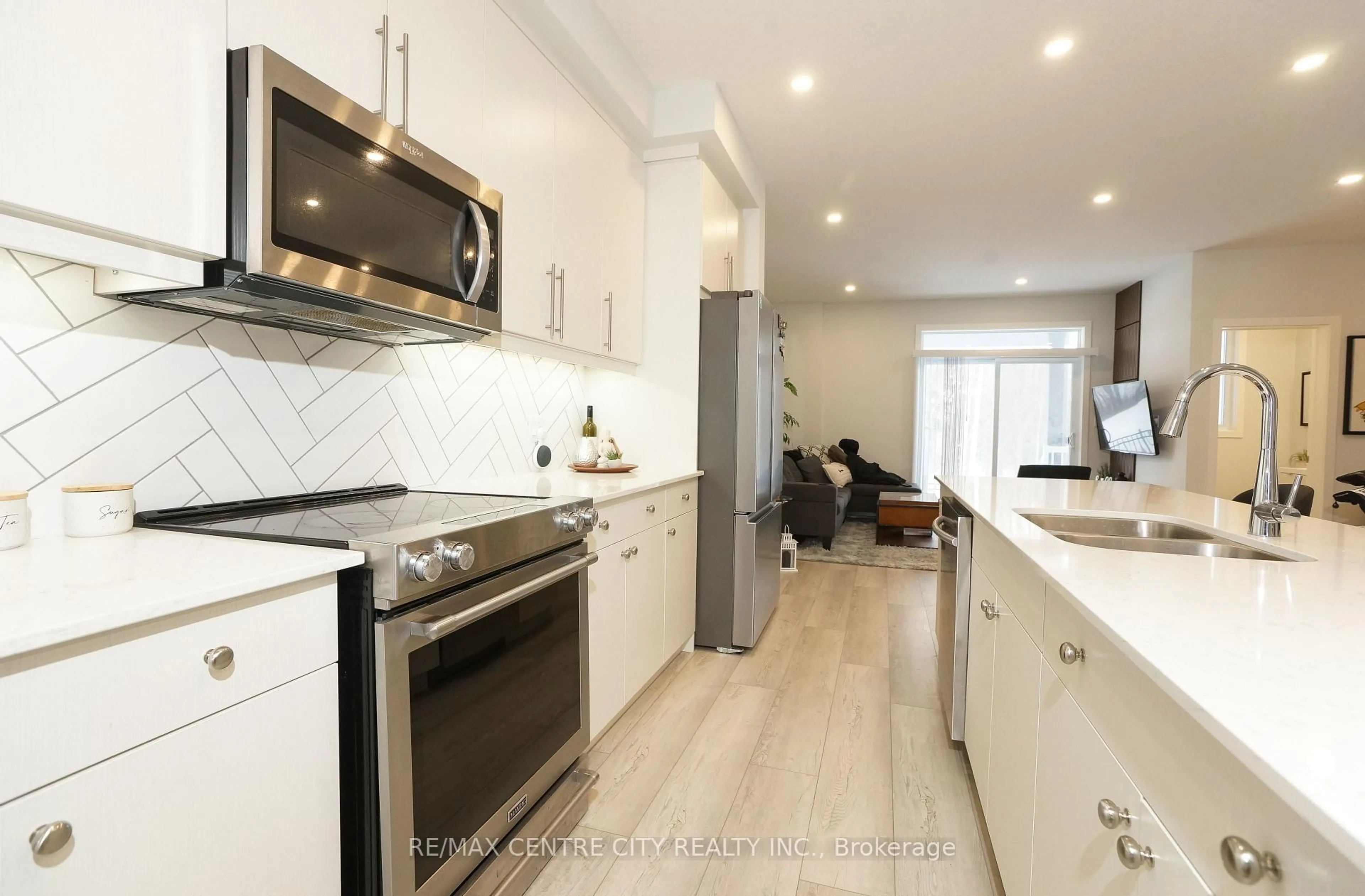 Open concept kitchen, unknown for 925 Deveron Cres #6, London South Ontario N5Z 5A4