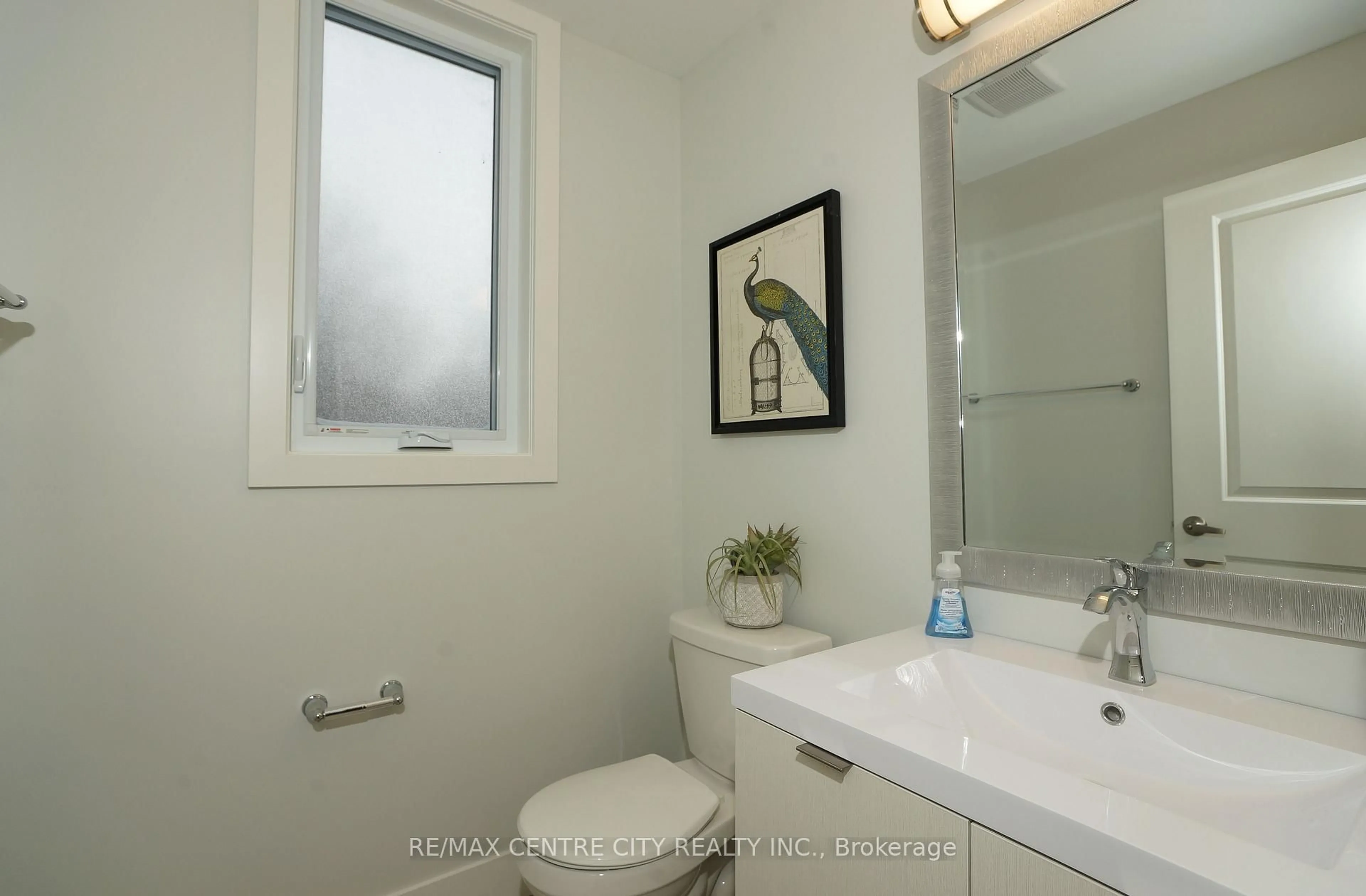 Standard bathroom, ceramic/tile floor for 925 Deveron Cres #6, London South Ontario N5Z 5A4