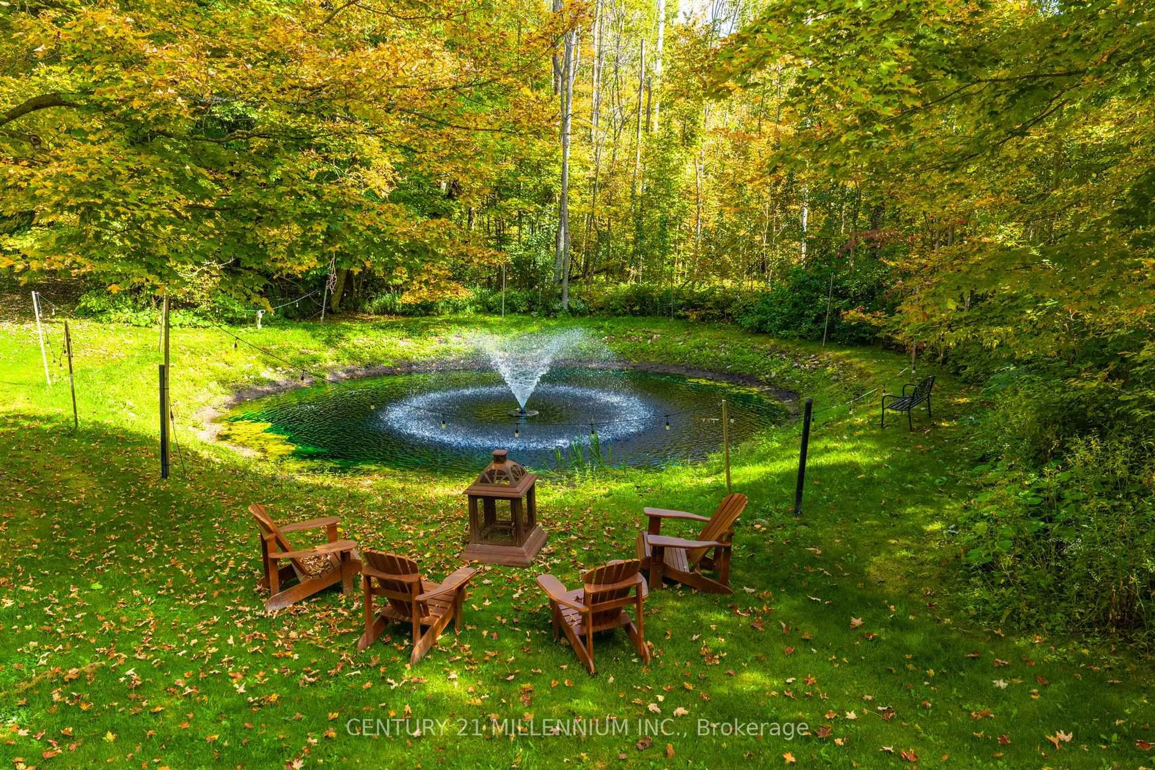 Patio, forest/trees view for 7 Erinwood Dr, Erin Ontario N0B 1T0