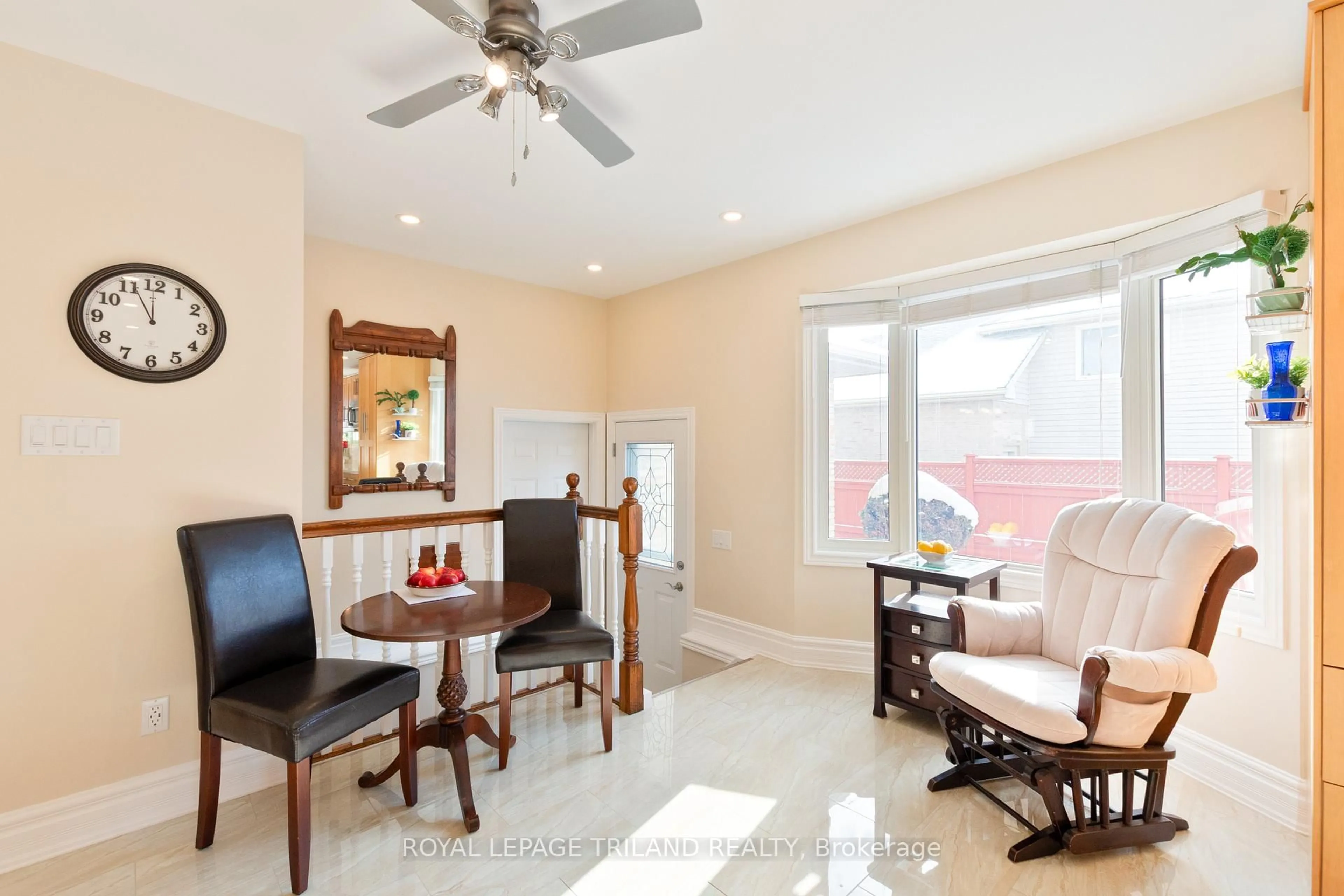 Living room with furniture, unknown for 53 Edgewell Cres, Central Elgin Ontario N5P 4K9