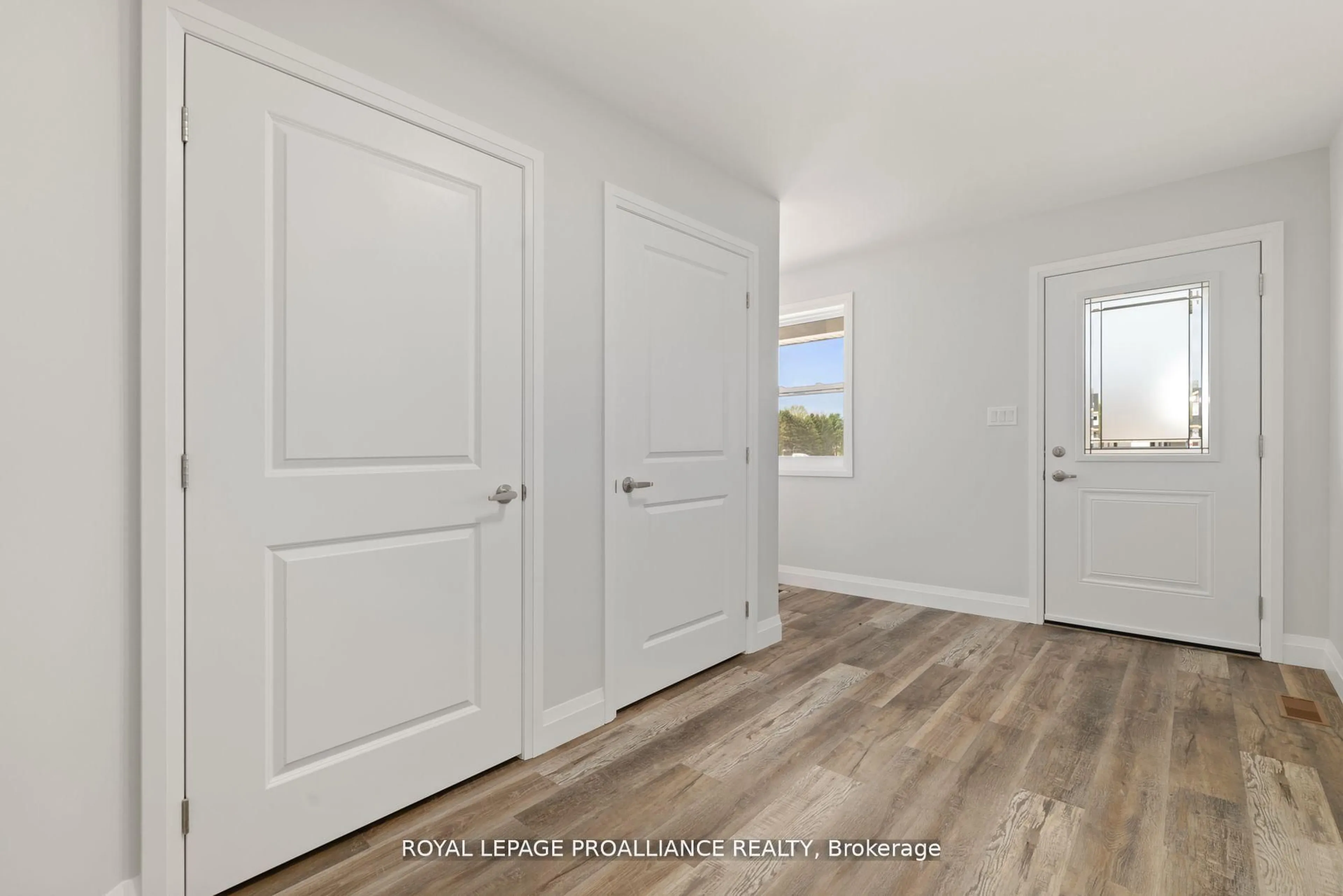 Indoor entryway for 27 Clayton John Ave, Brighton Ontario K0K 1H0