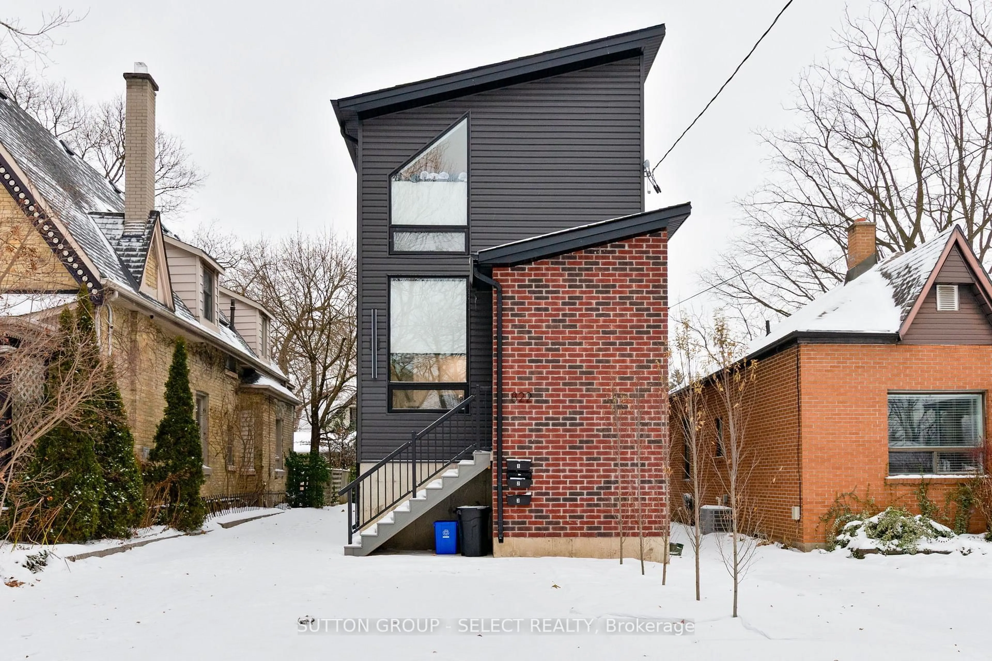 Home with brick exterior material, street for 822 MAITLAND St, London East Ontario N5Y 2W5
