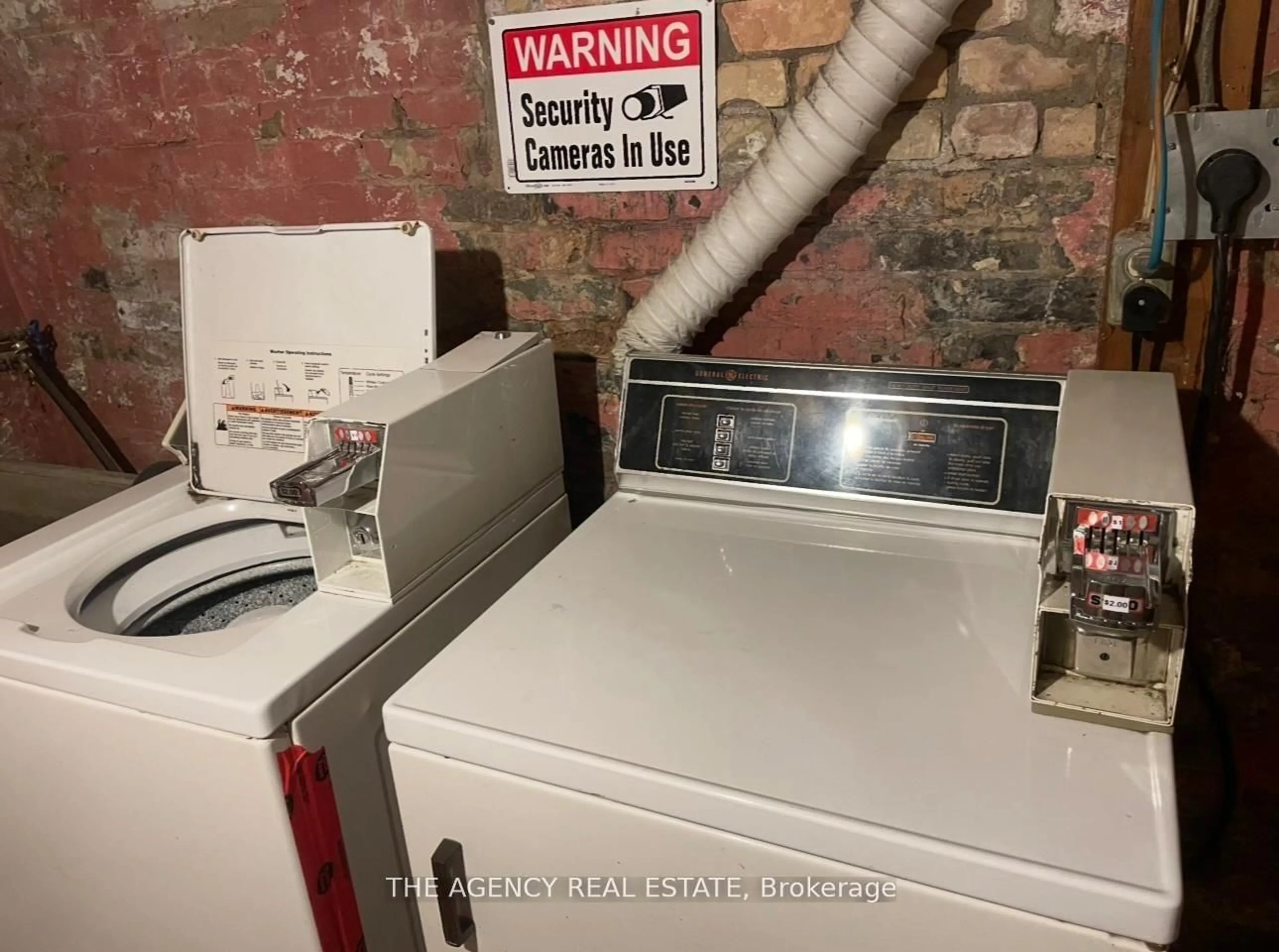 Laundry room for 720 Dundas St, London East Ontario N5W 2Z4