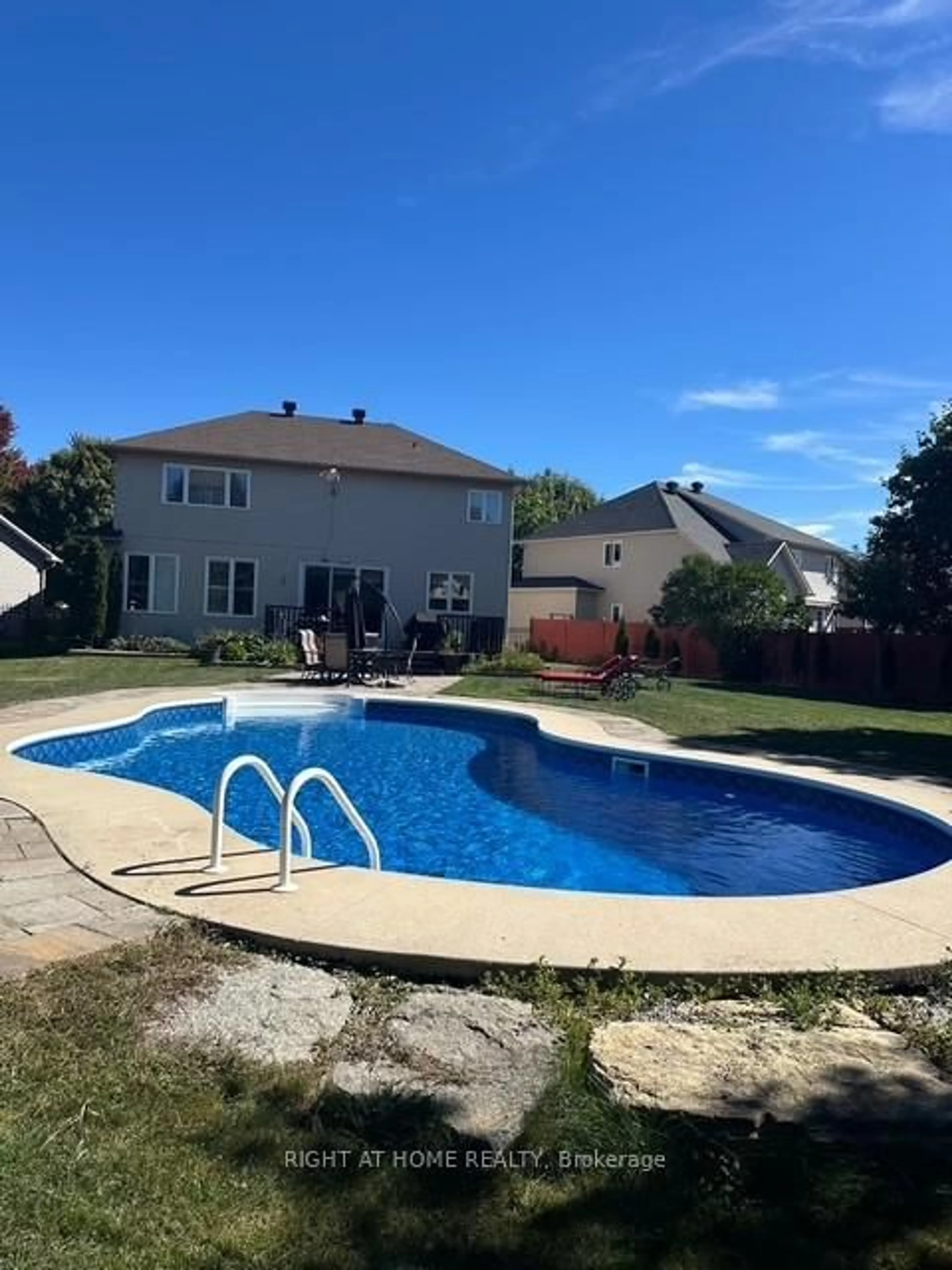 Pool for 523 Landswood Way, Stittsville Ontario K2S 0A6