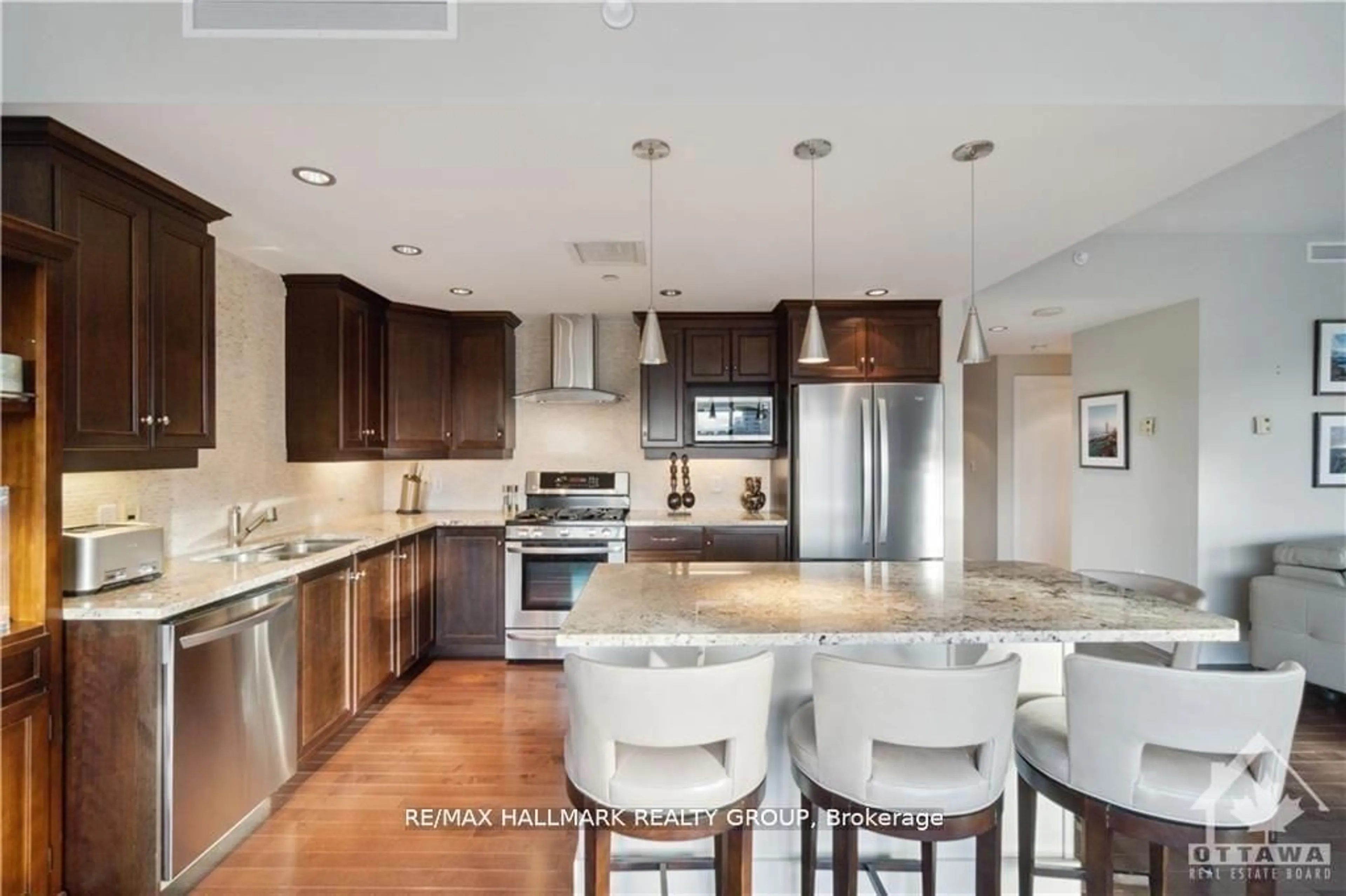 Open concept kitchen, ceramic/tile floor for 90 GEORGE St #1301, Ottawa Ontario K1N 0A8