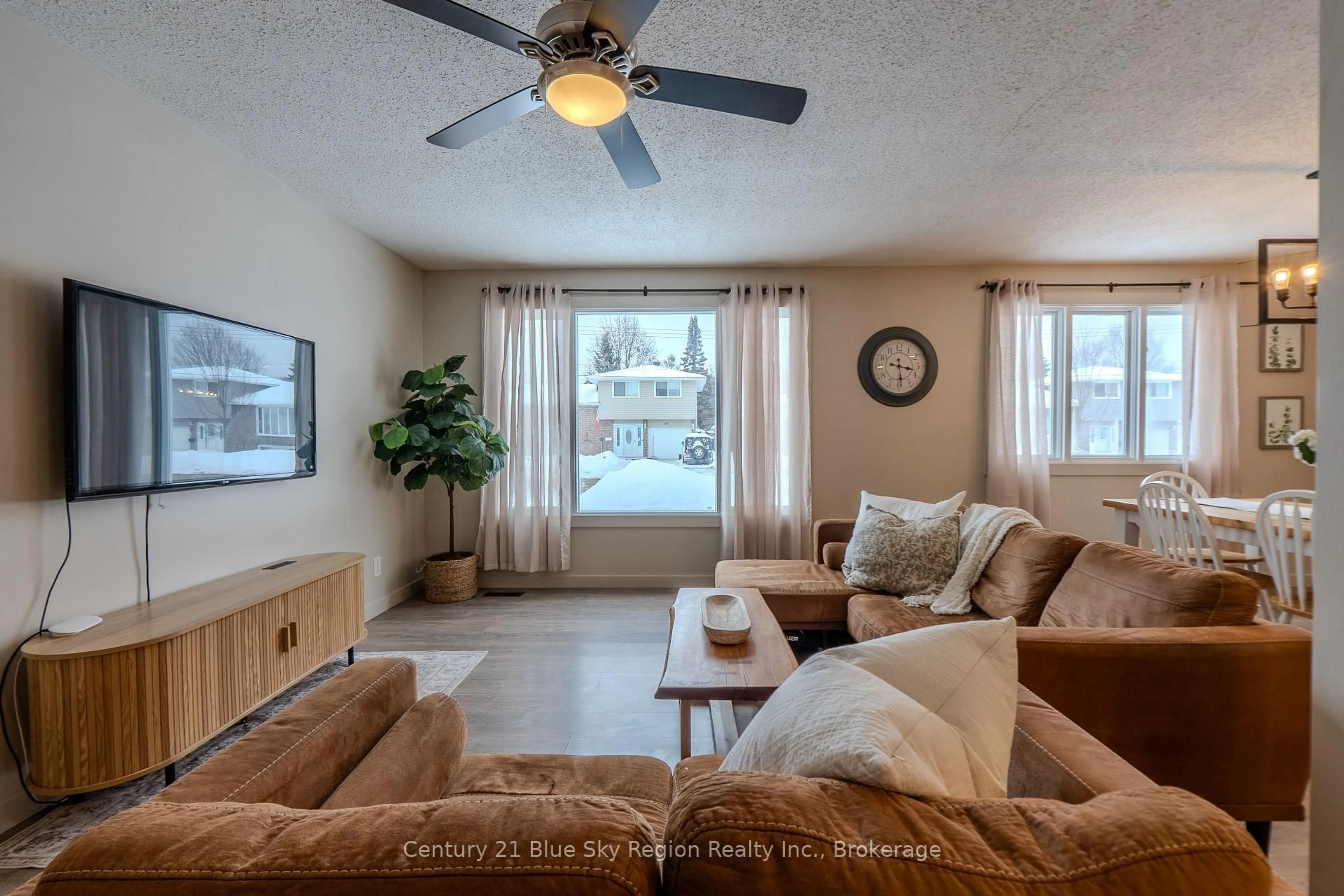Living room with furniture, unknown for 261 Mulligan St, North Bay Ontario P1A 3P4