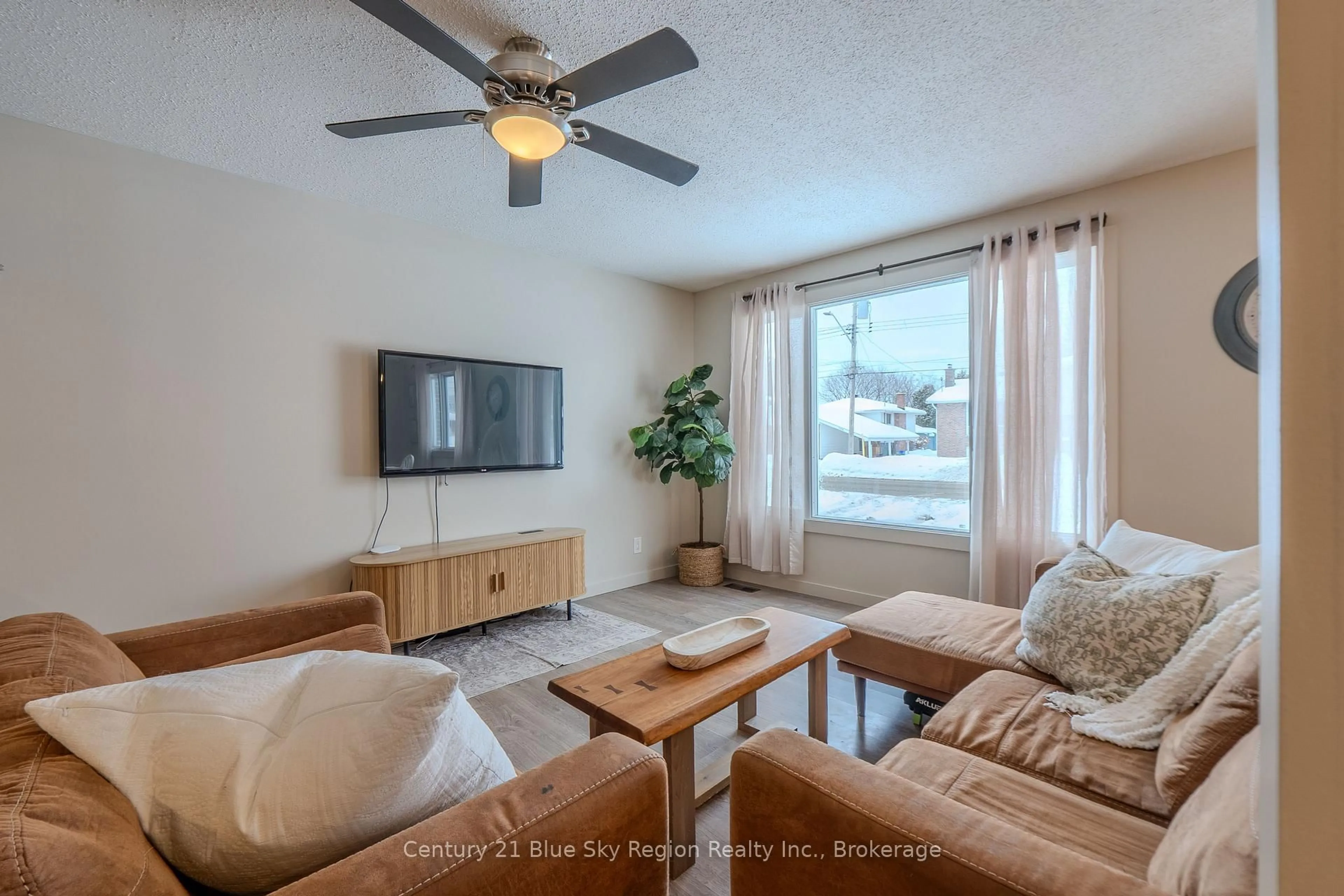 Living room with furniture, unknown for 261 Mulligan St, North Bay Ontario P1A 3P4