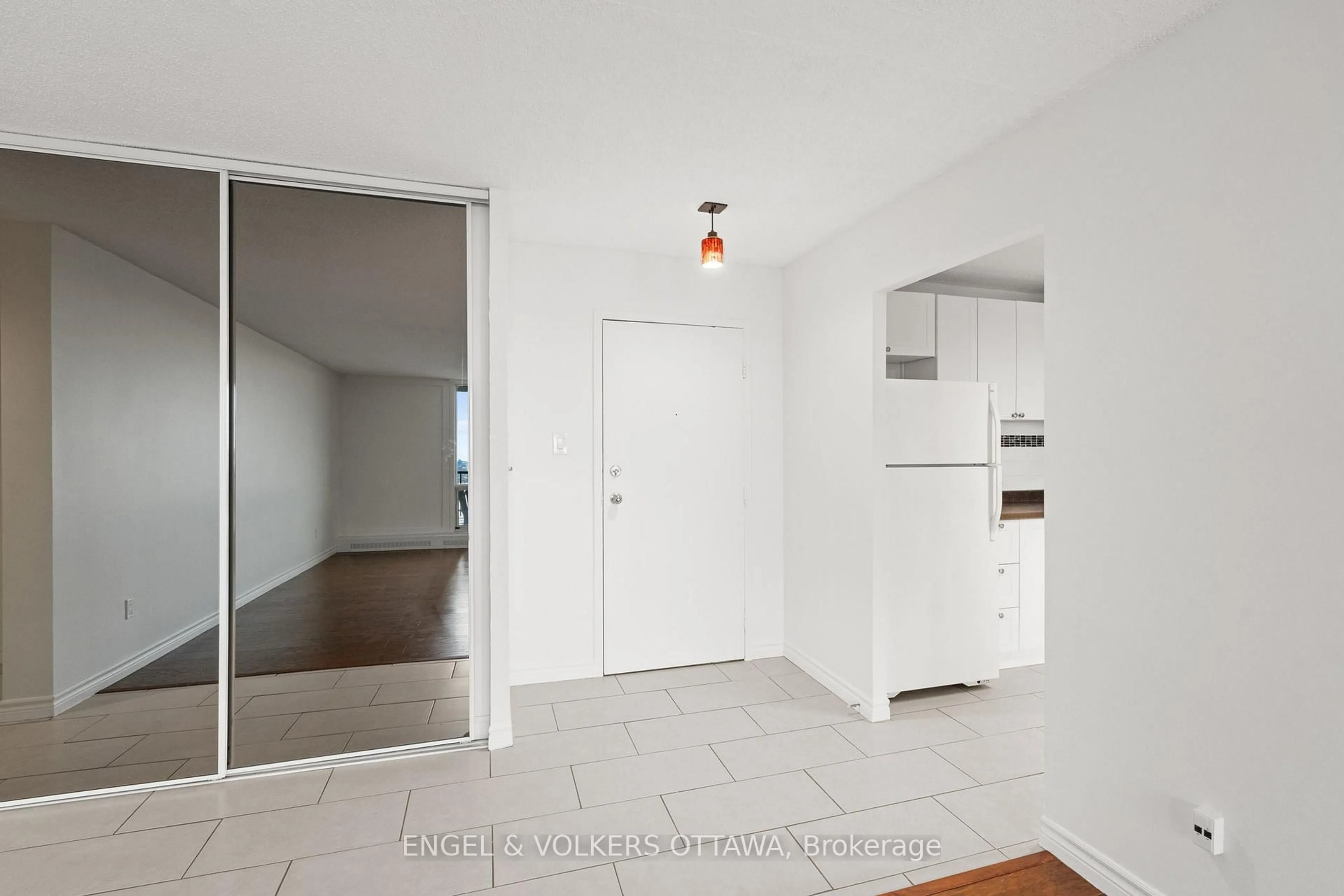 Unknown for 665 Bathgate Dr #2001, Ottawa Ontario K1K 3Y4