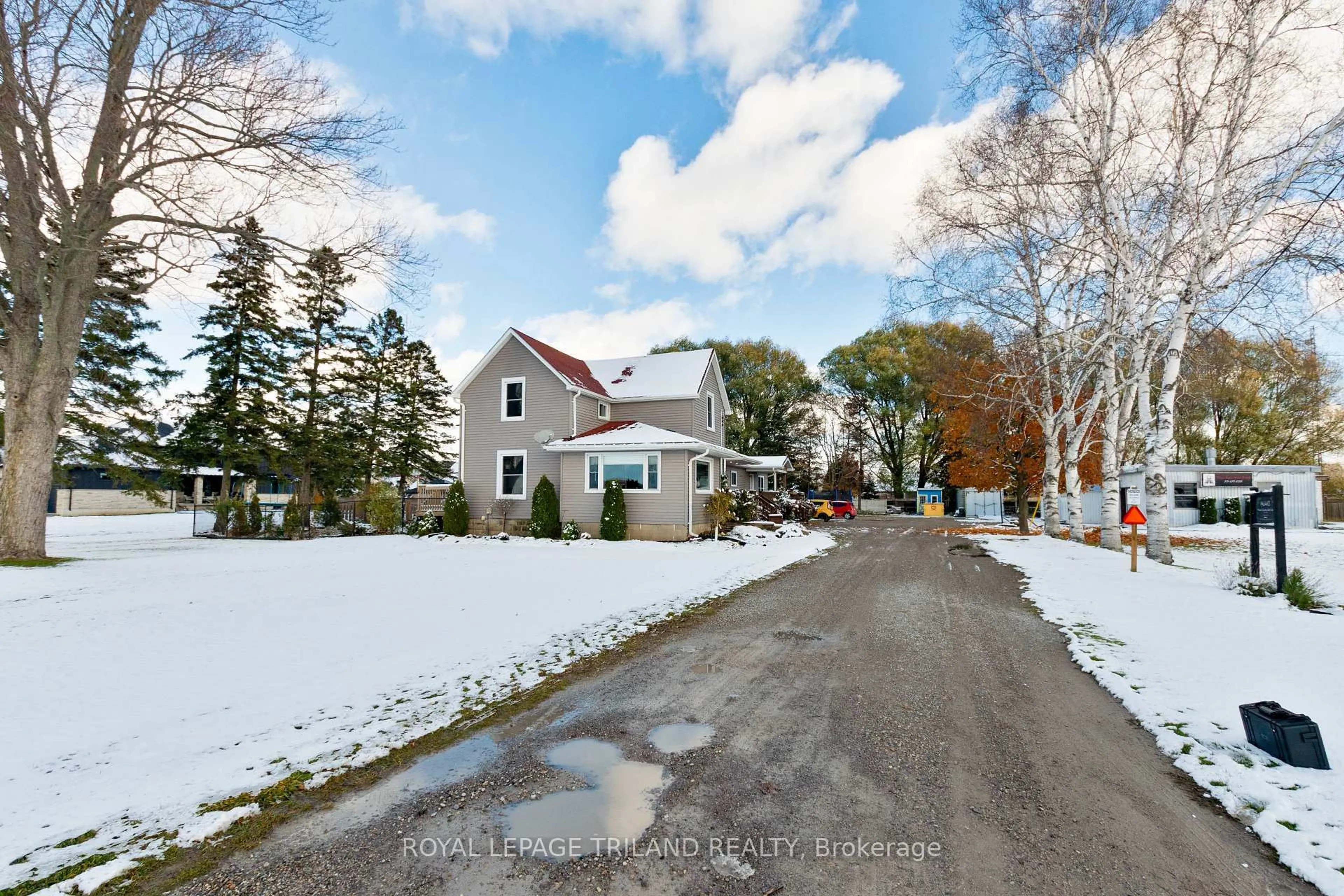 A pic from outside/outdoor area/front of a property/back of a property/a pic from drone, street for 9664 Belmont Rd, Central Elgin Ontario N5P 3S7