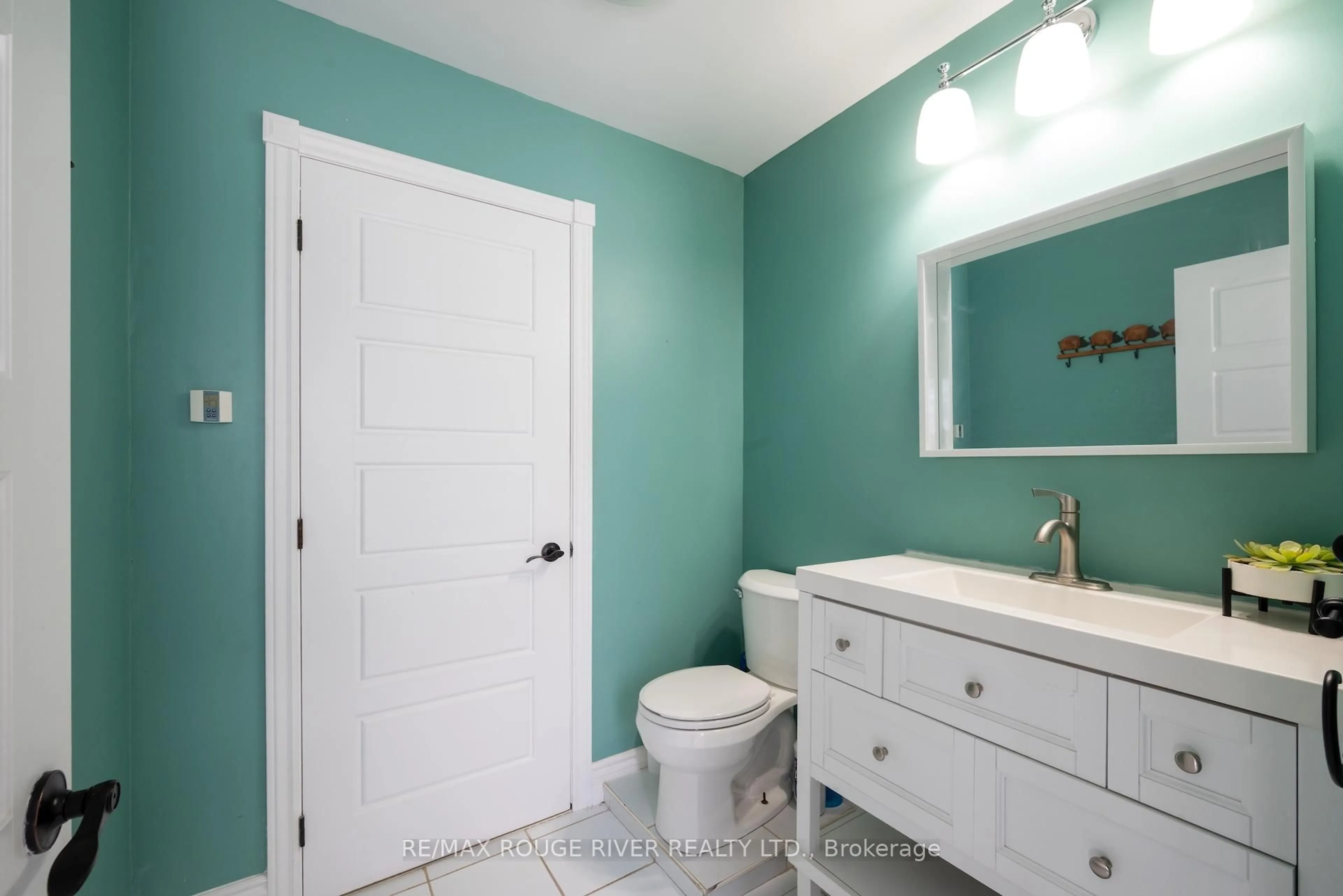 Standard bathroom, ceramic/tile floor for 6108 Curtis Point Rd #55, Alnwick/Haldimand Ontario K0K 2X0