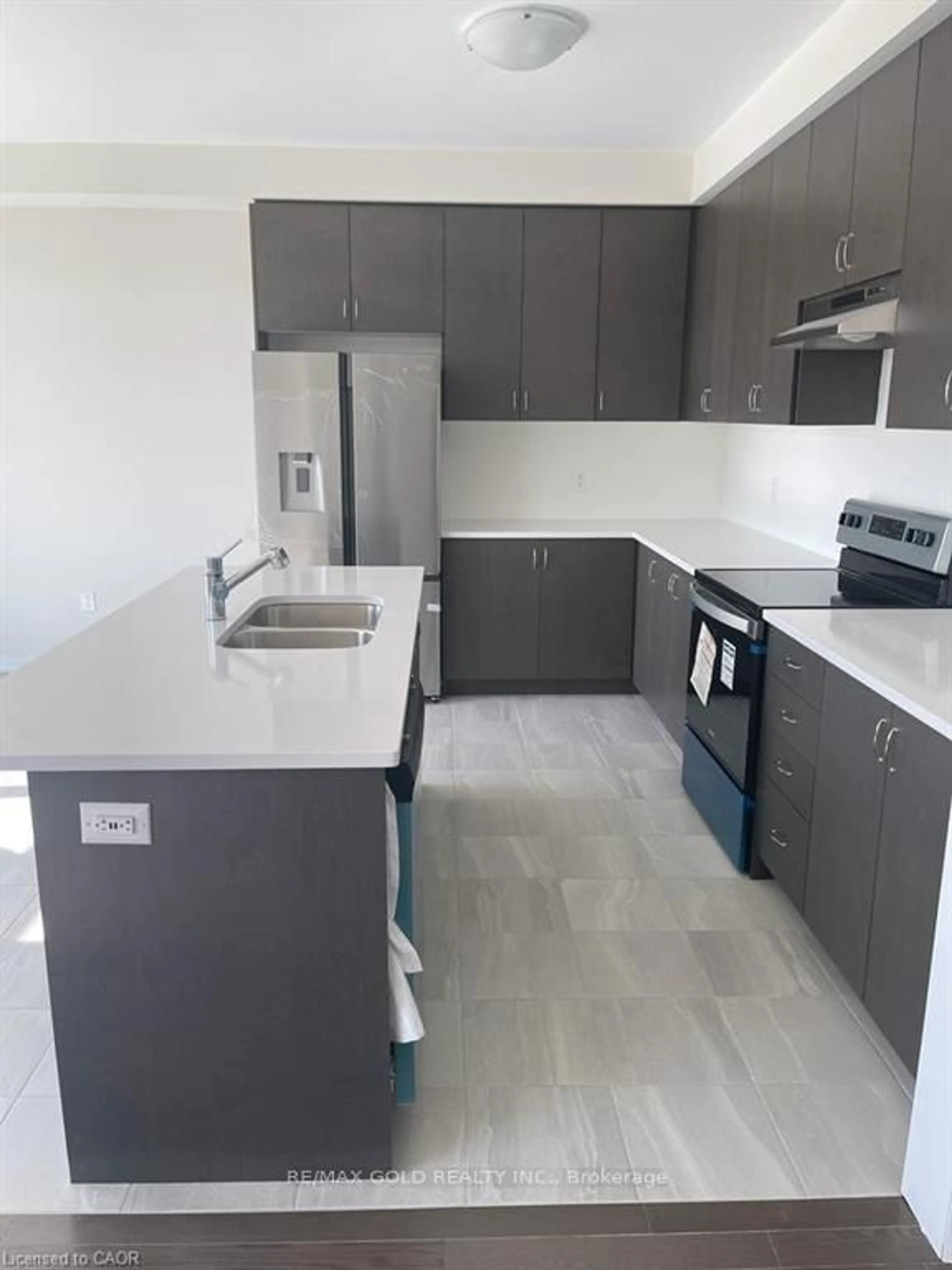 Standard kitchen, unknown for 117 Leslie Davis St, North Dumfries Ontario N0B 1E0