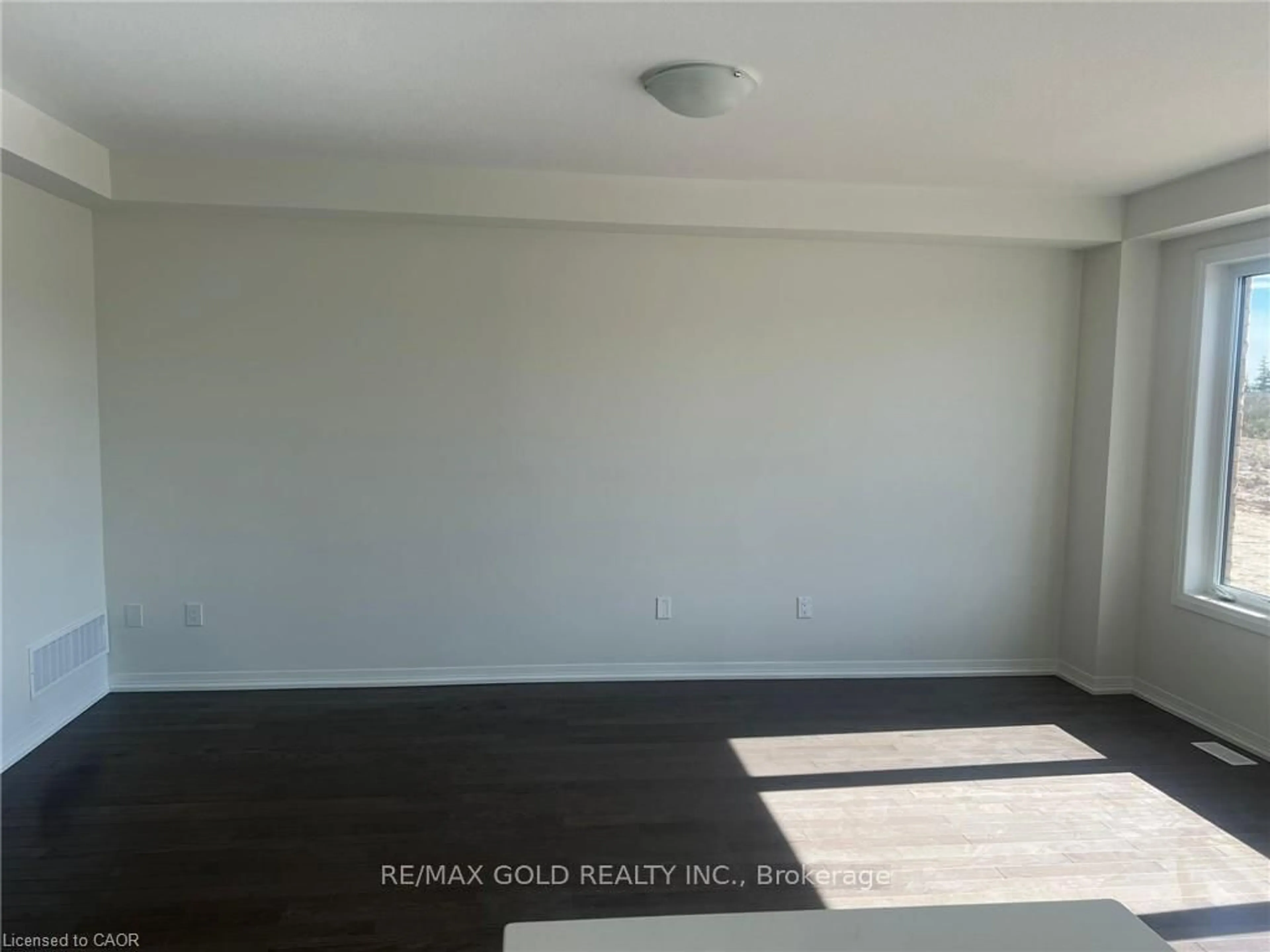 A pic of a room for 117 Leslie Davis St, North Dumfries Ontario N0B 1E0