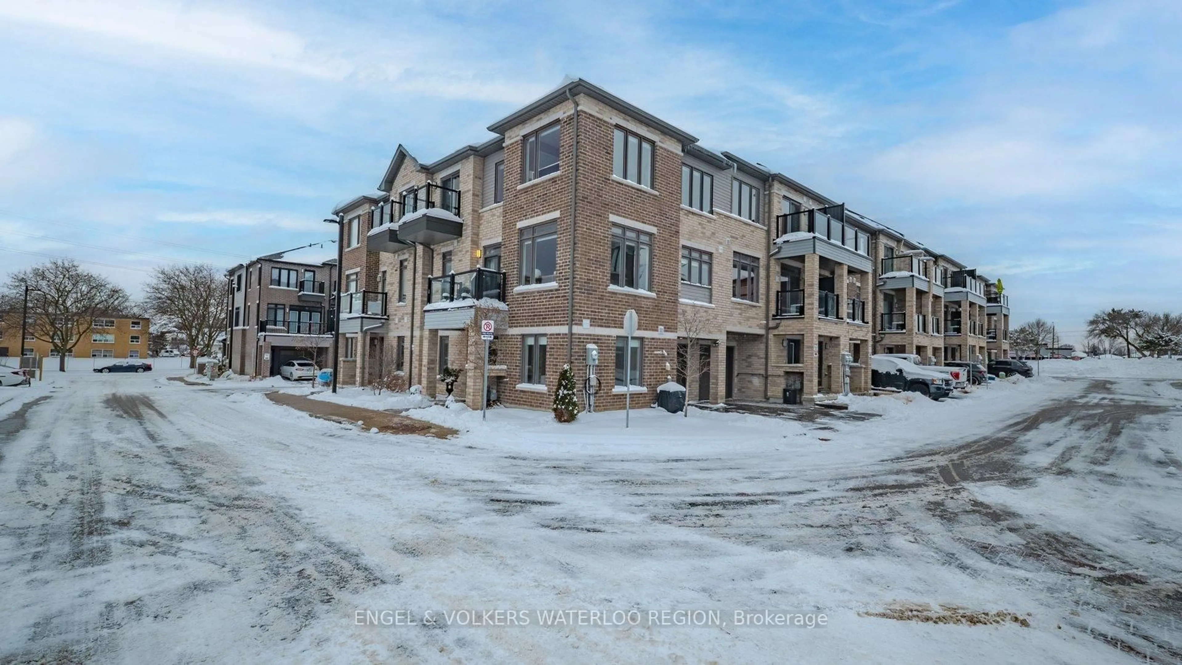 A pic from outside/outdoor area/front of a property/back of a property/a pic from drone, building for 585 Colborne St #501, Brantford Ontario N3S 0K4