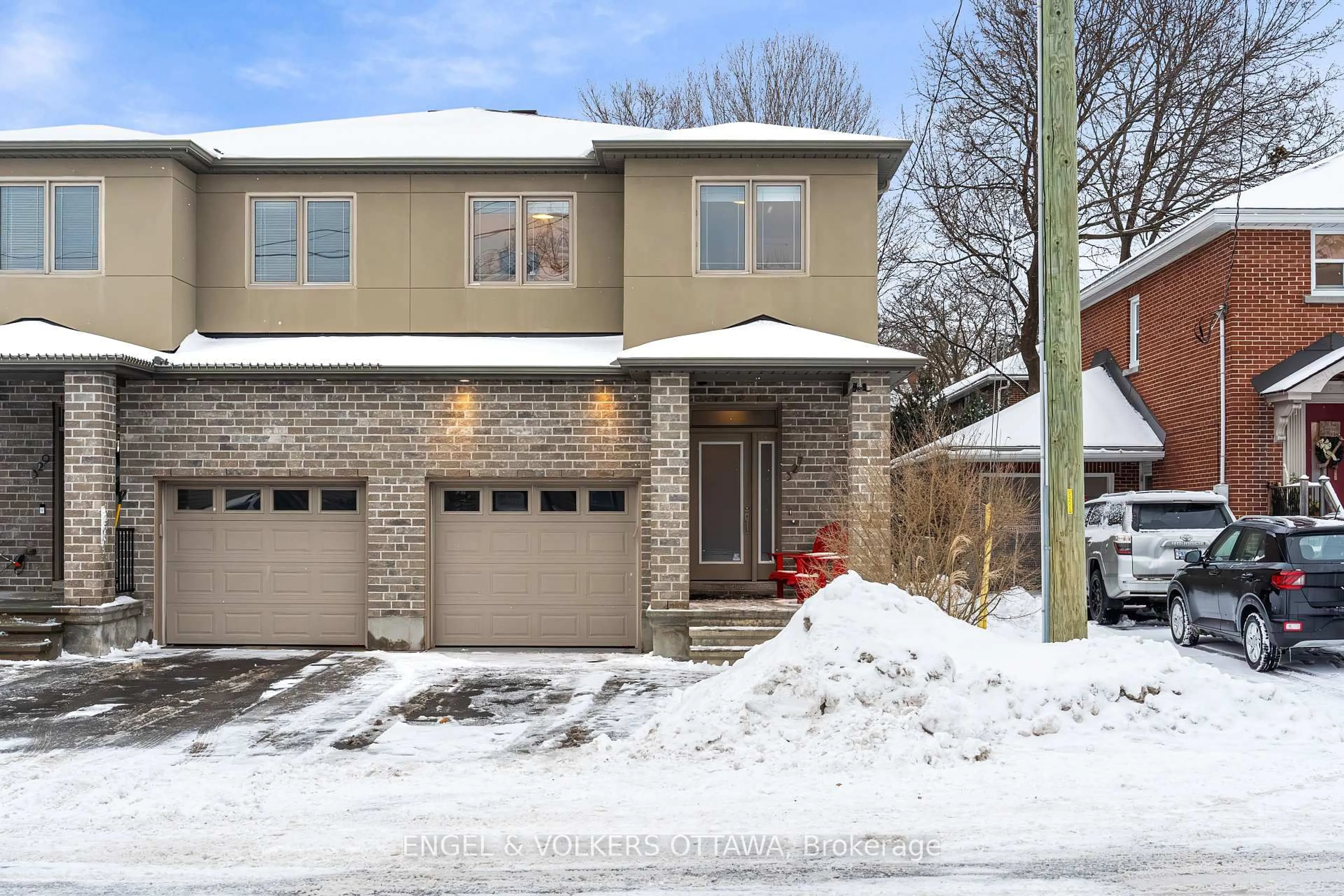Home with brick exterior material, street for 327 Duncairn Ave, Ottawa Ontario K1Z 7H1