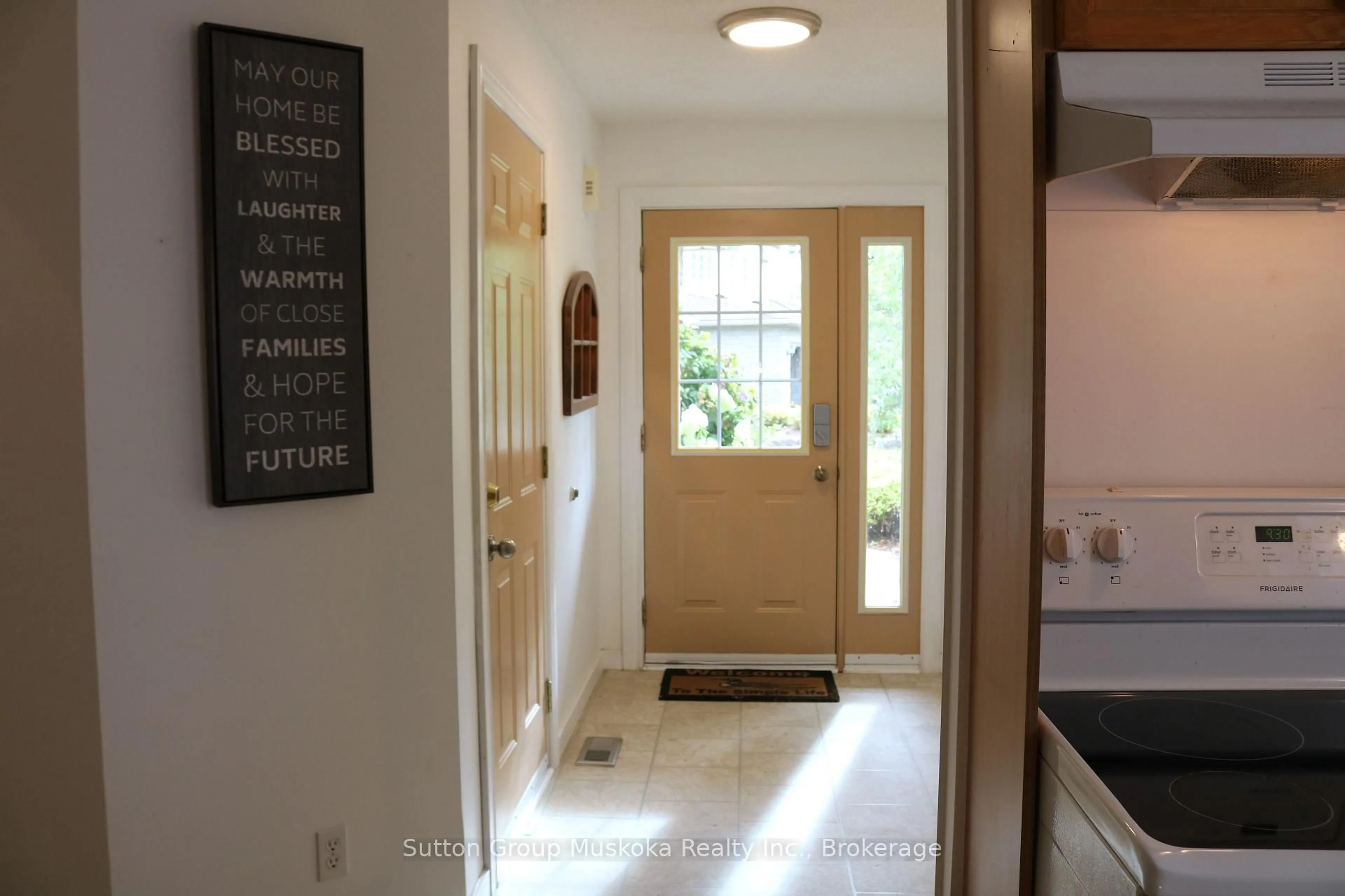 Indoor entryway for 20 Dairy Lane #B1, Huntsville Ontario P1H 2L1