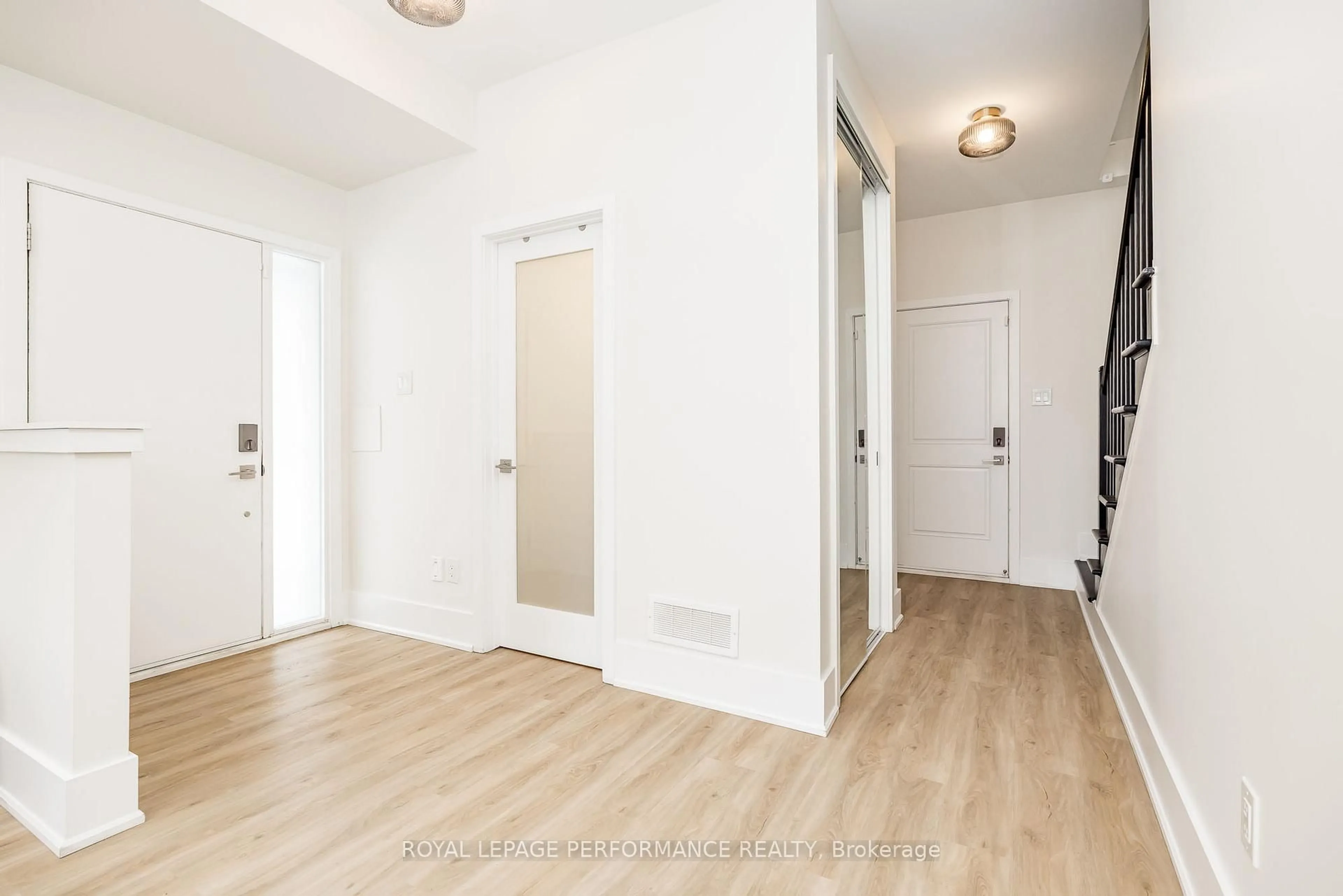 Unknown for 225 Makadewa Private, Ottawa Ontario K1K 0P2