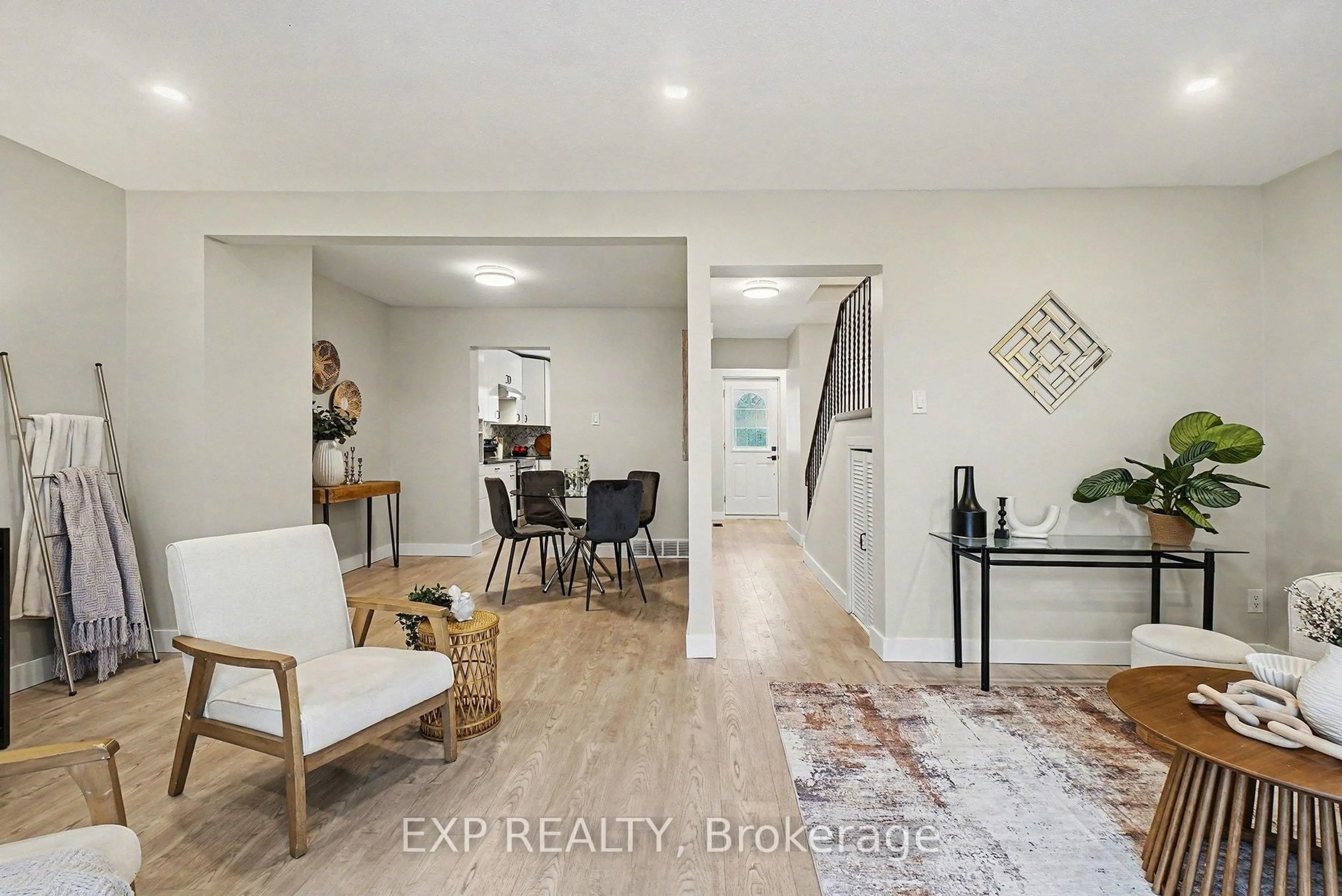 Indoor entryway for 2336 Orient Park Dr #61, Ottawa Ontario K2V 0J2