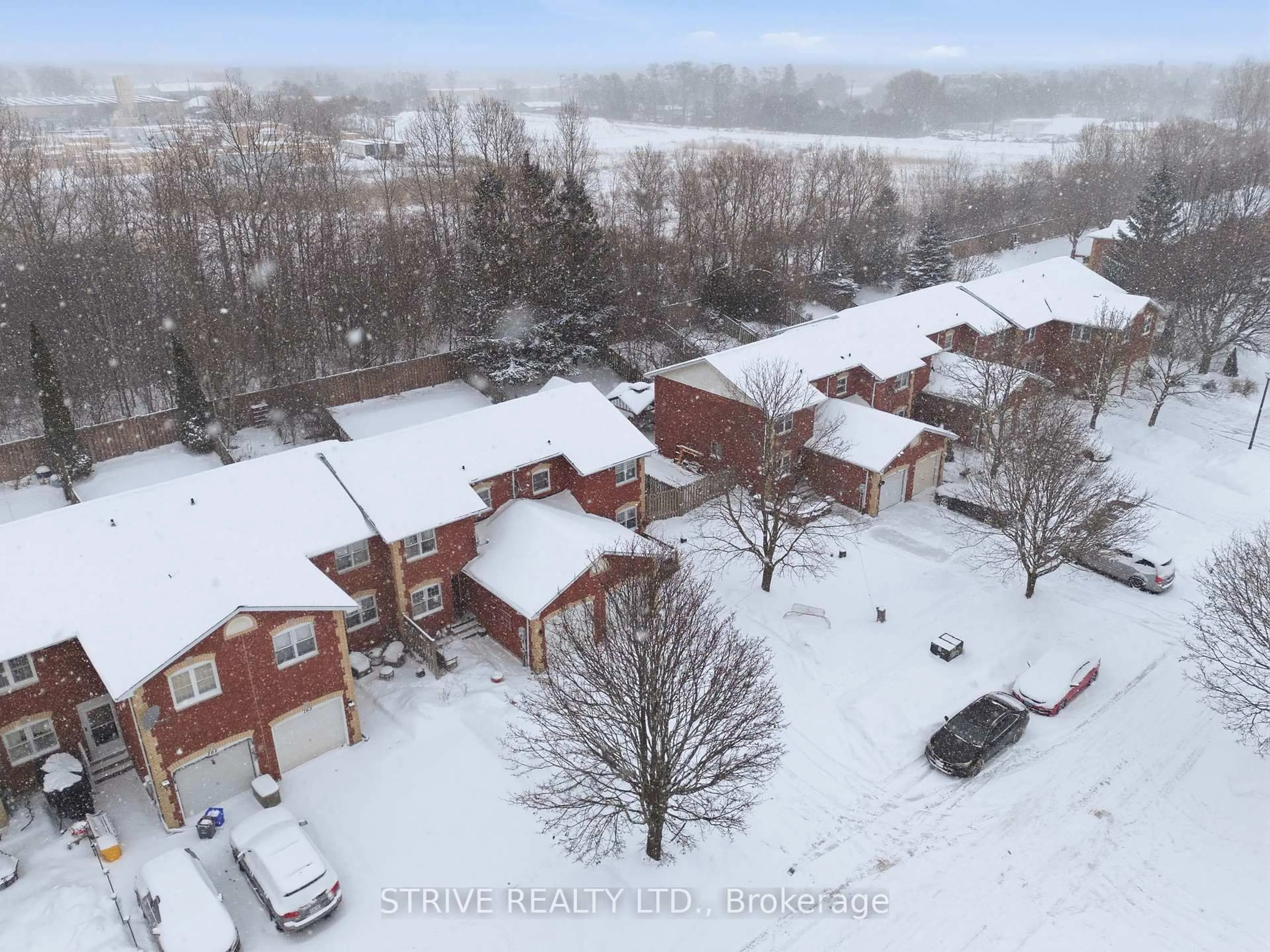 A pic from outside/outdoor area/front of a property/back of a property/a pic from drone, street for 165 Sutherland Cres, Cobourg Ontario K9A 5L6