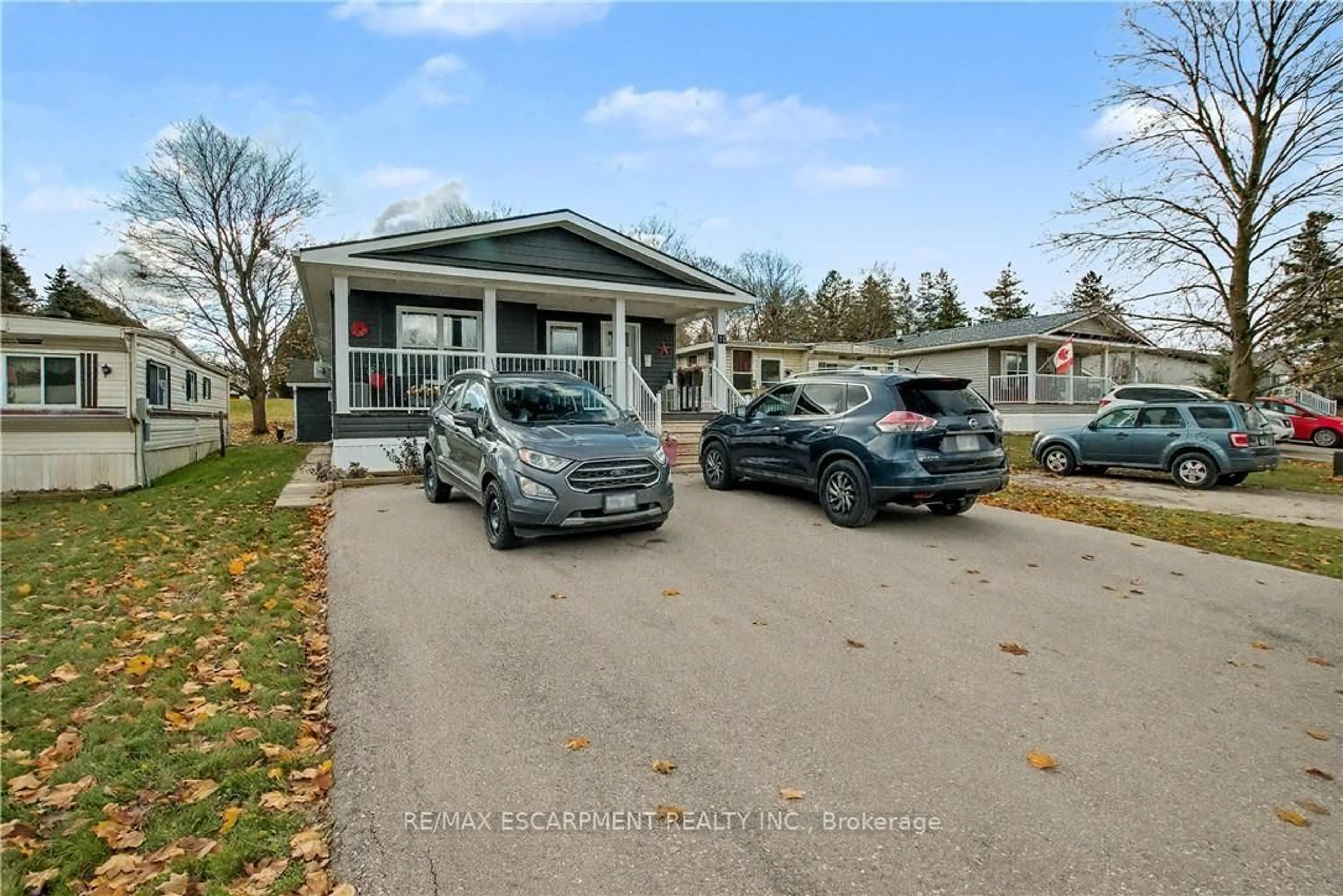 A pic from outside/outdoor area/front of a property/back of a property/a pic from drone, street for 1429 Sheffield Rd #16, Hamilton Ontario N1R 8B2