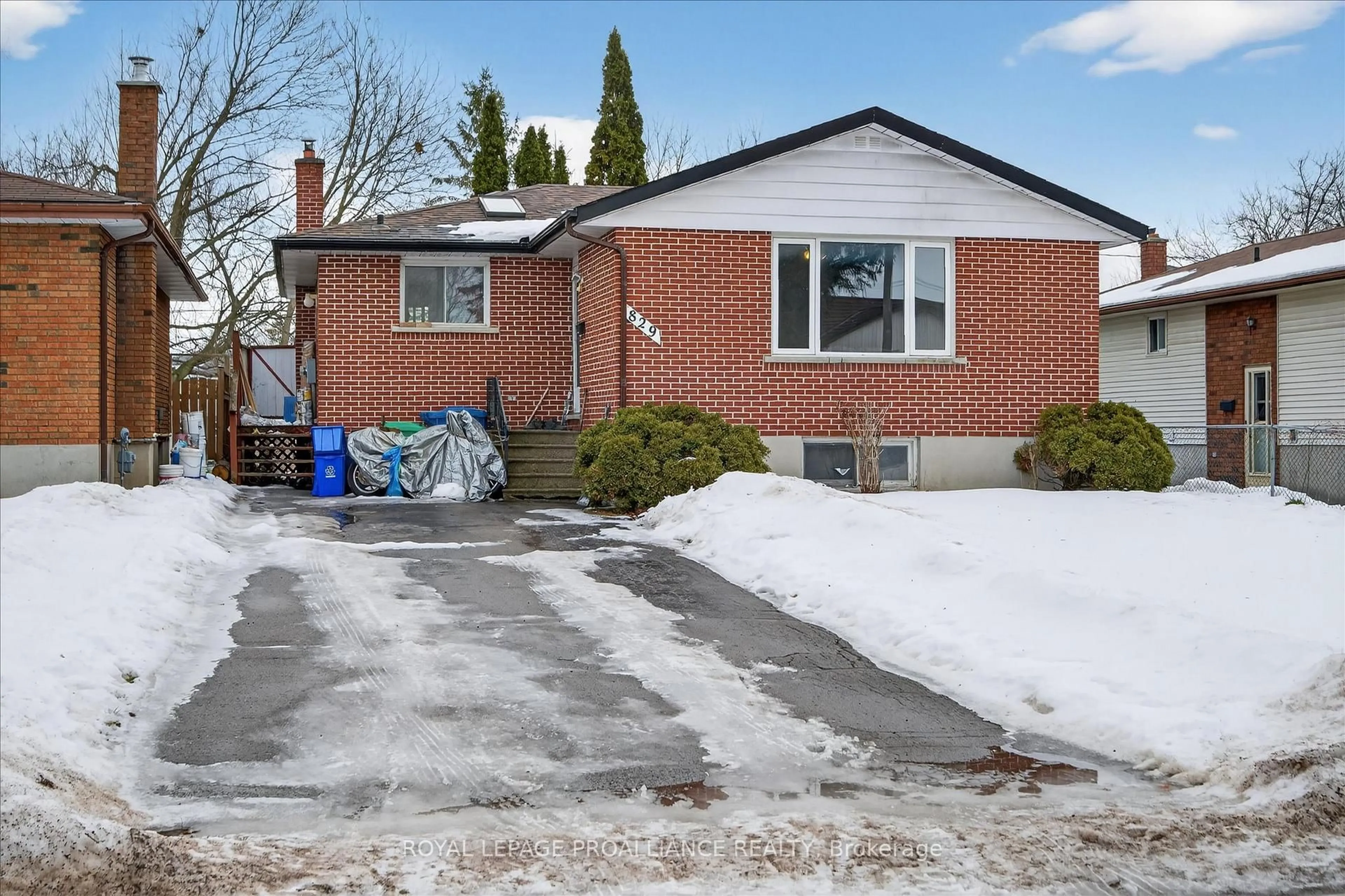 Home with brick exterior material, street for 829 Orpington Rd, Peterborough Ontario K9J 4A6