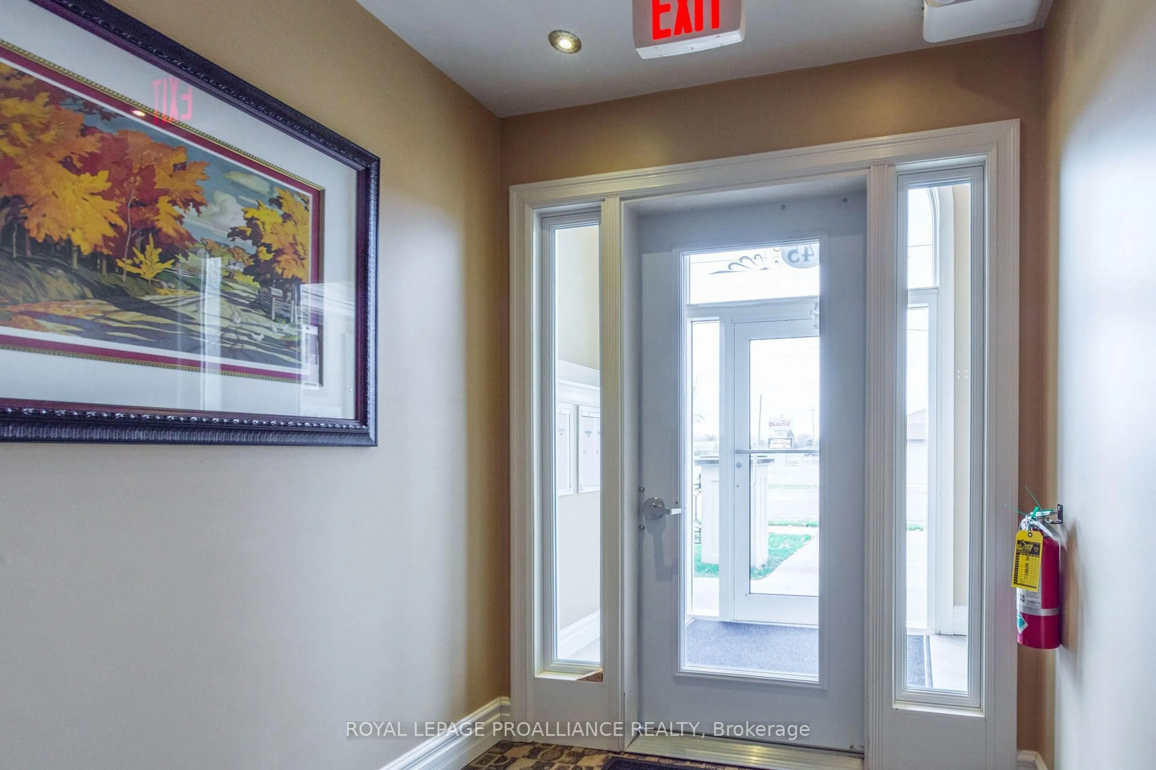 Indoor foyer for 145 Farley Ave #103, Belleville Ontario K8N 4L1