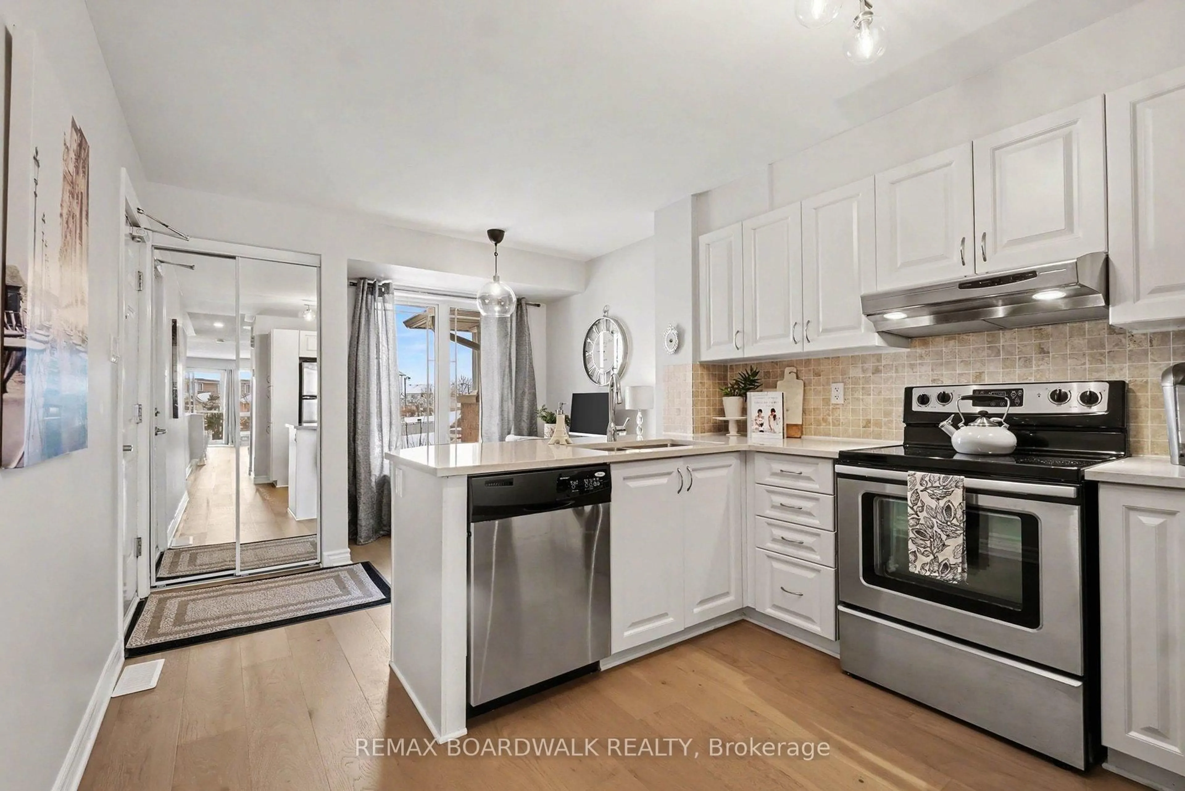 Open concept kitchen, ceramic/tile floor for 786 Lakeridge Dr, Ottawa Ontario K4A 0N3