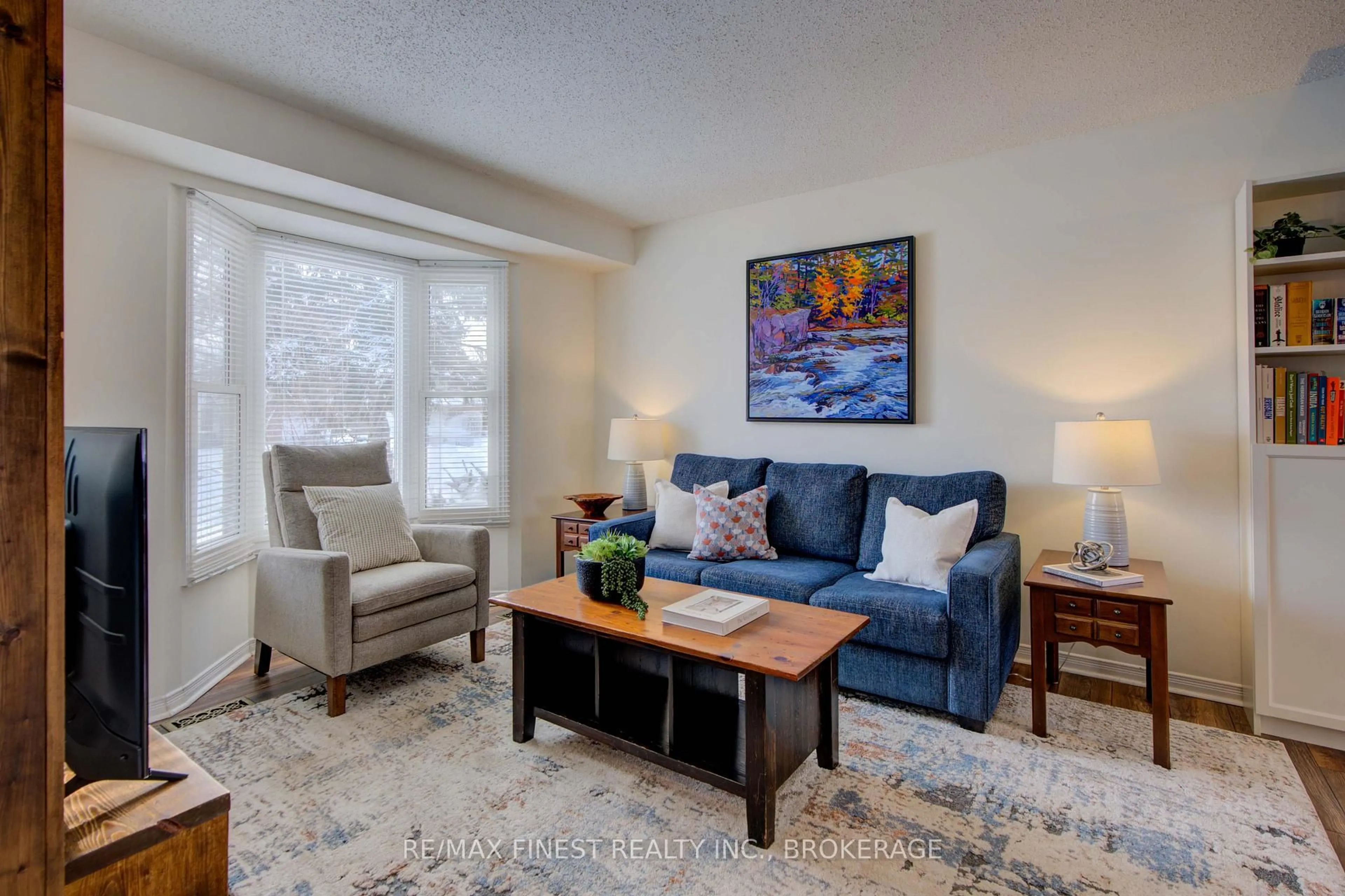 Living room with furniture, unknown for 17 Richdale Crt, Kingston Ontario K7K 6N3