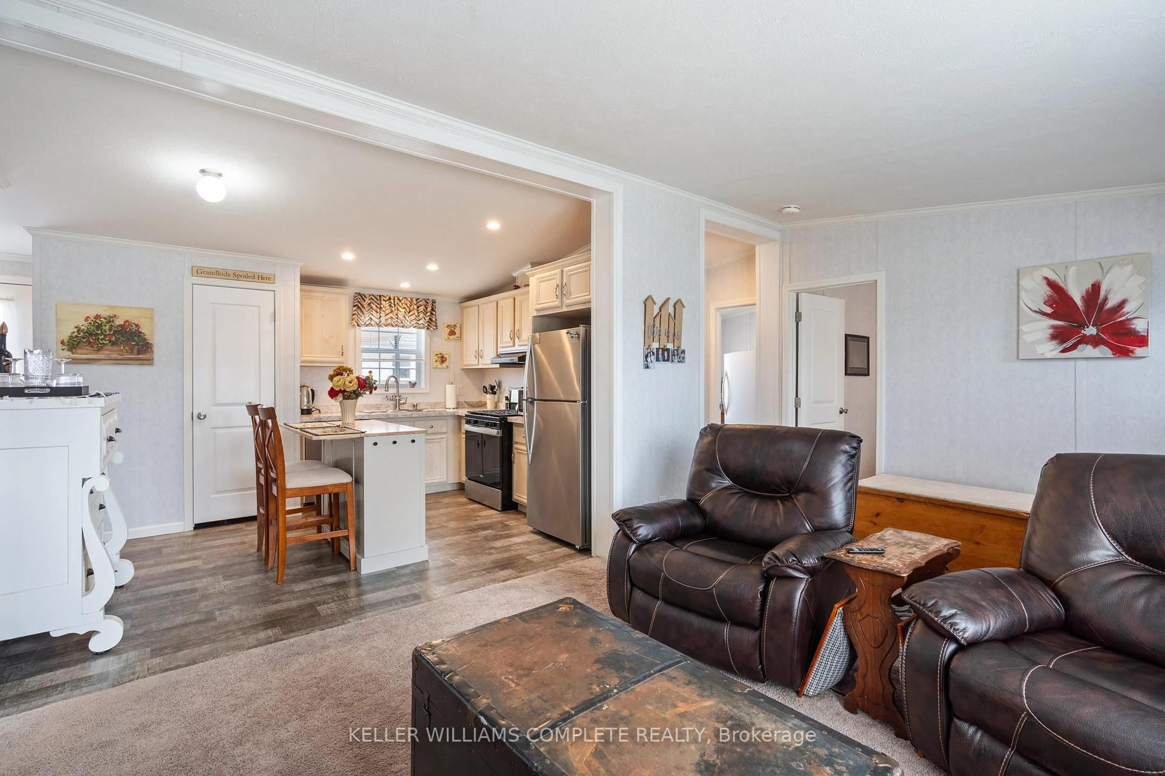 Open concept kitchen, unknown for 22 Copper Beech Dr, Haldimand Ontario N0A 1L0