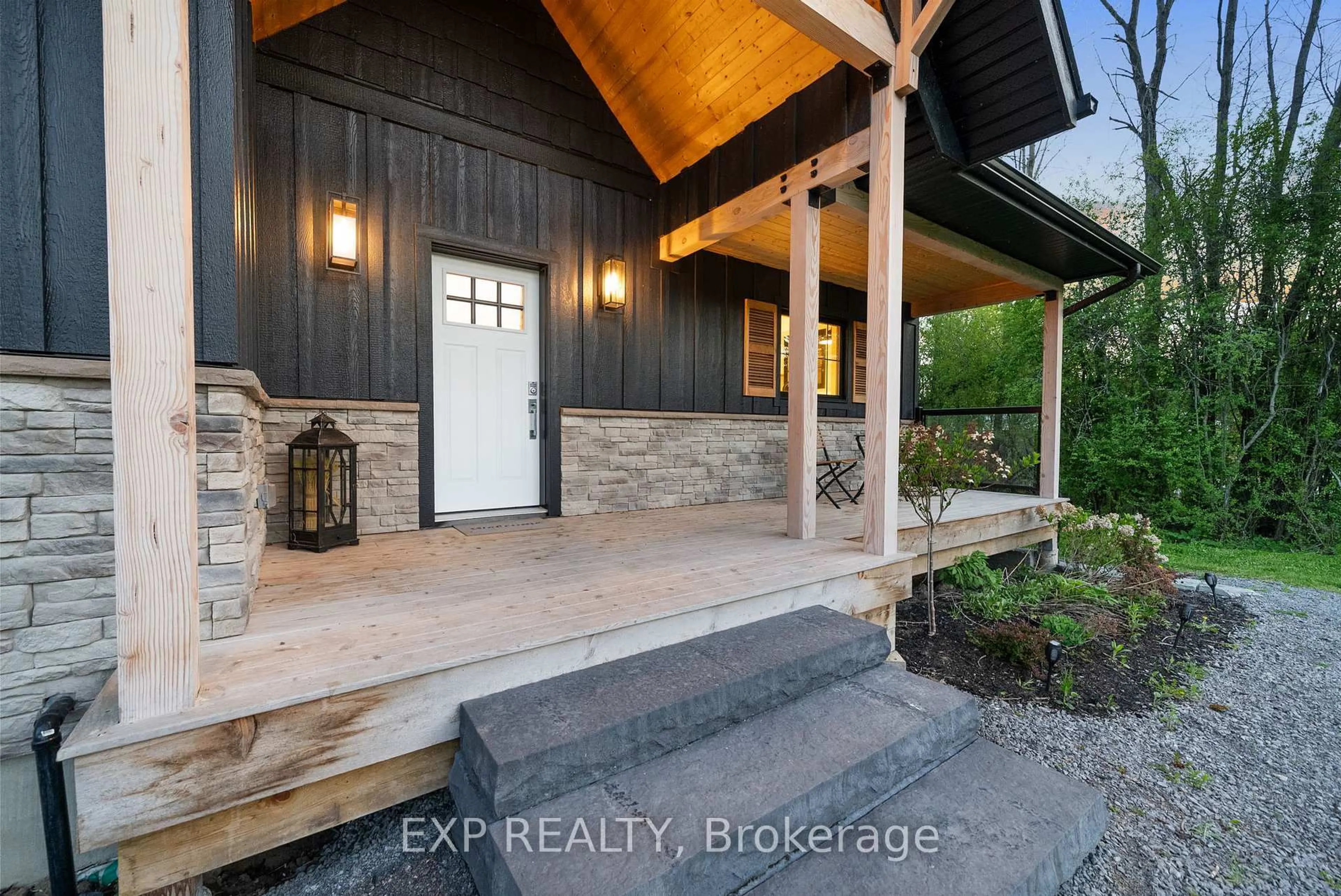Indoor entryway for 1499 Lakeside Dr, Prince Edward County Ontario K0K 1T0