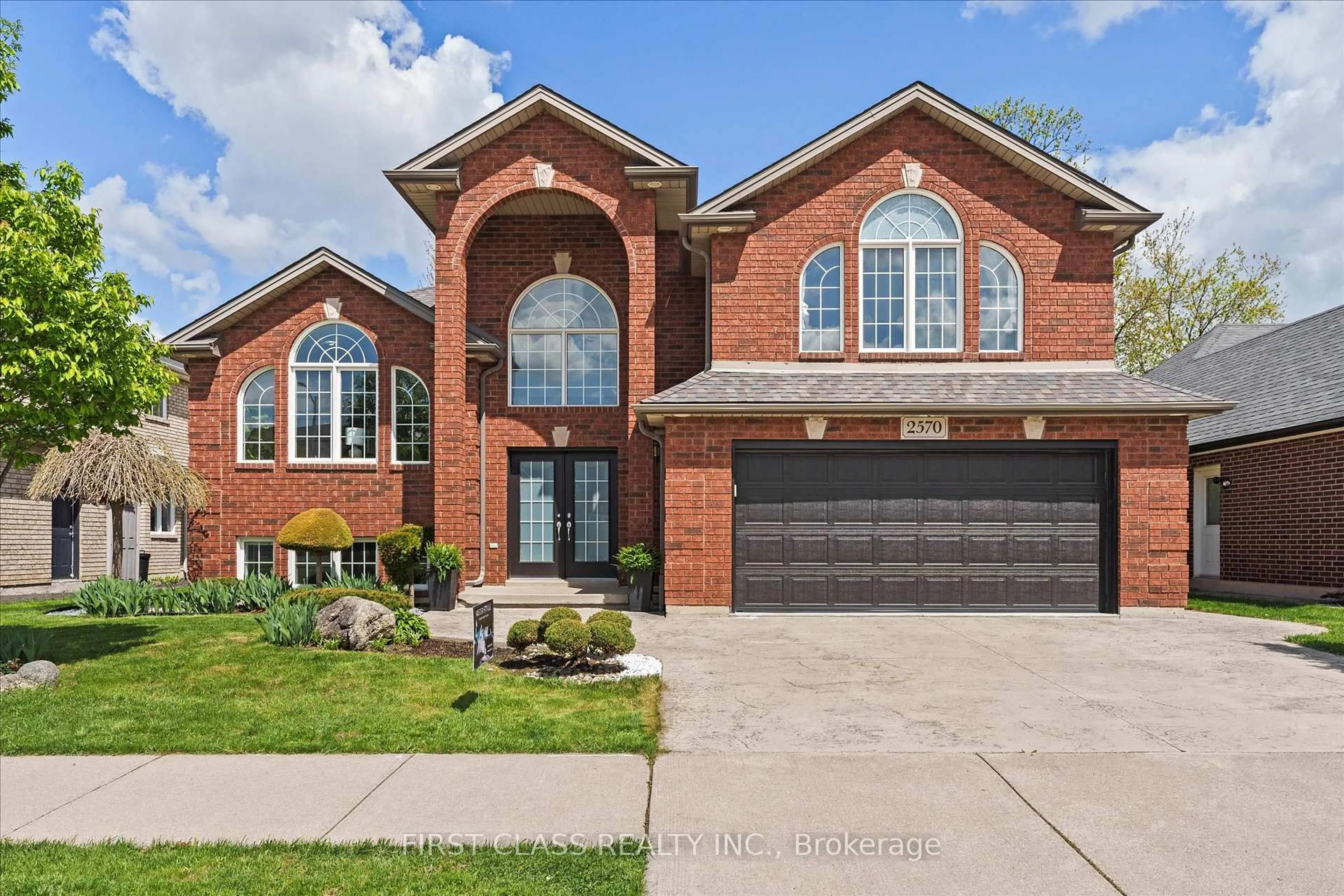 Home with brick exterior material, street for 2570 Skinner St, LaSalle Ontario N9H 2R6