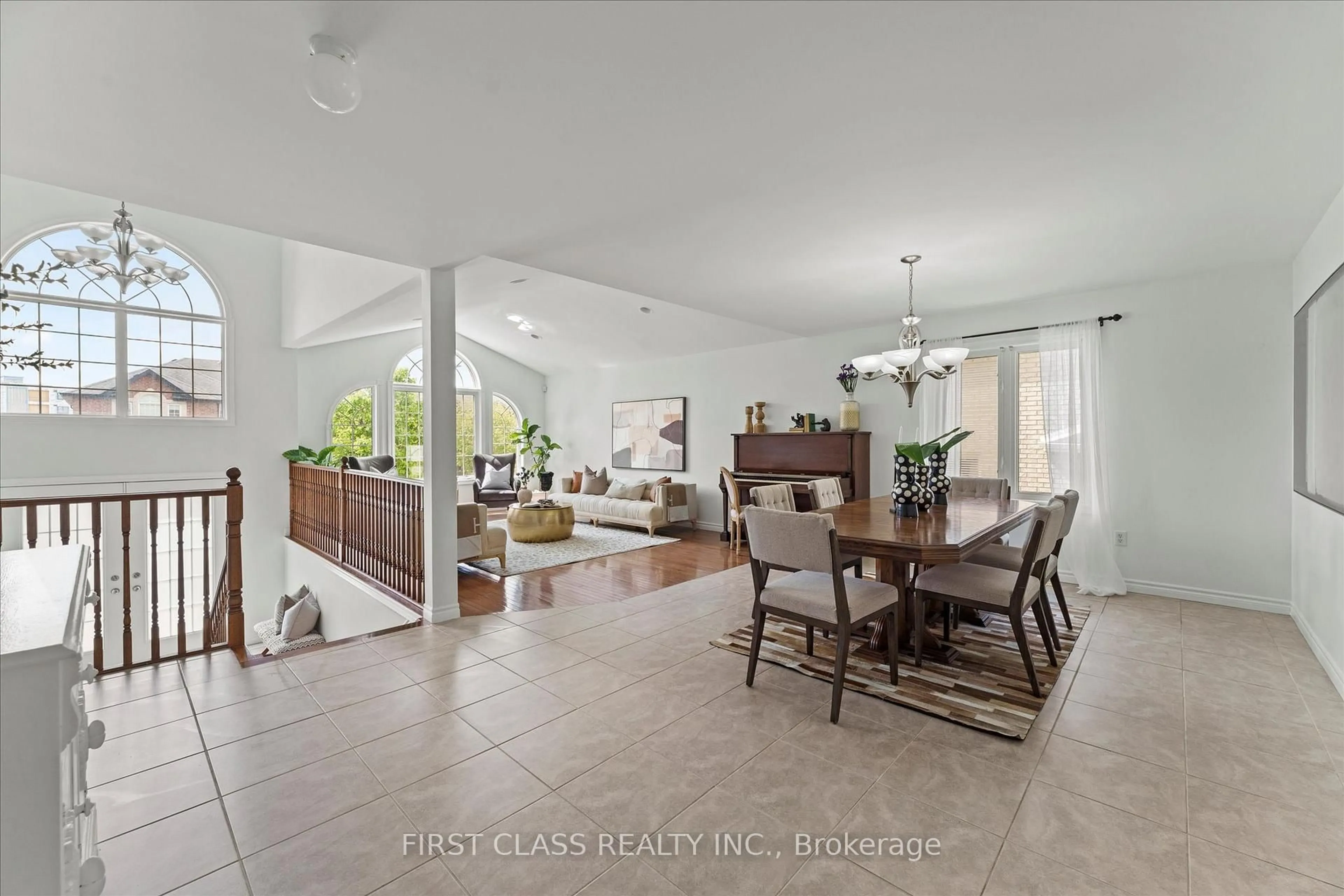 Unknown for 2570 Skinner St, LaSalle Ontario N9H 2R6