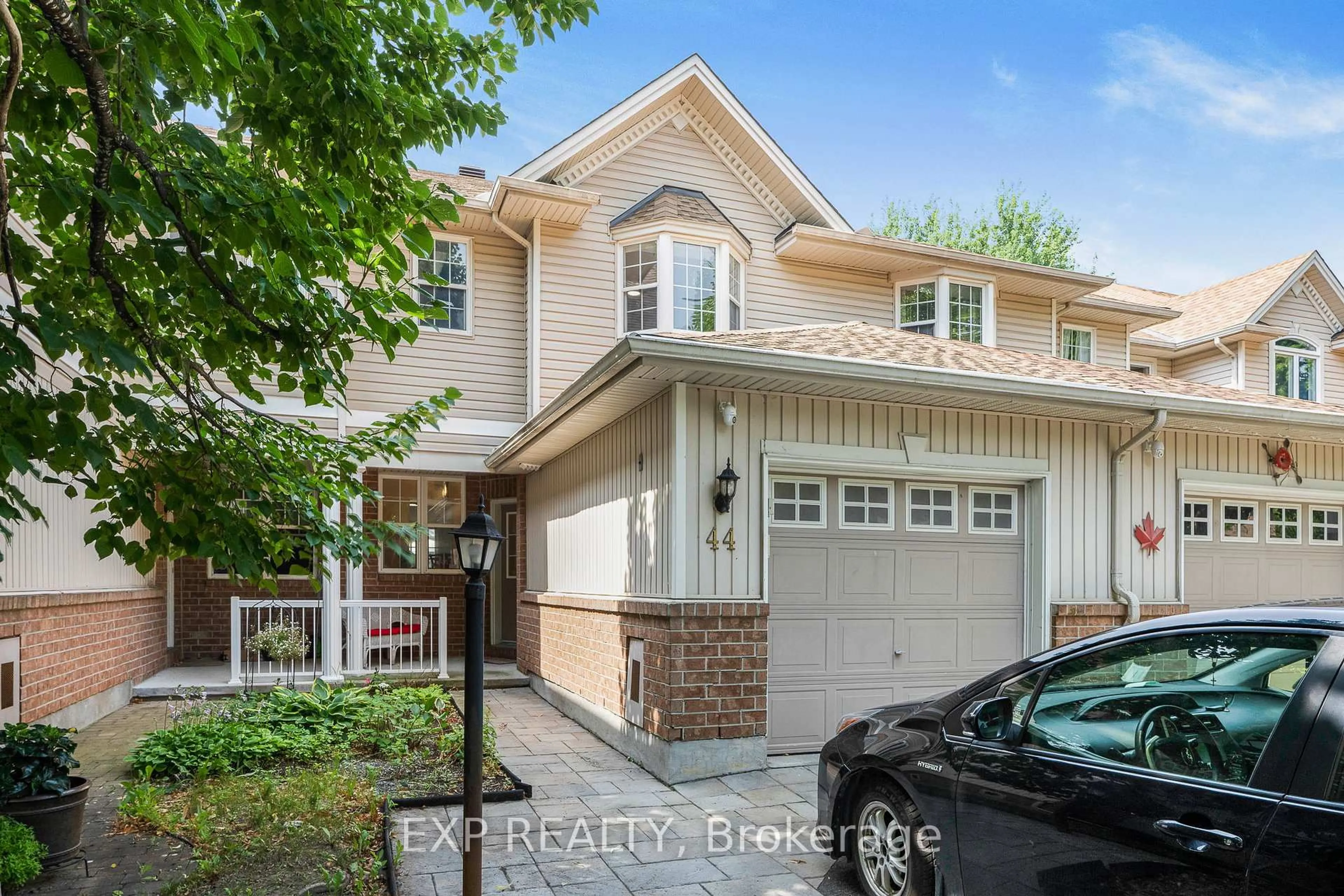 Unknown for 44 TOBERMORY Cres, Ottawa Ontario K2K 3M4