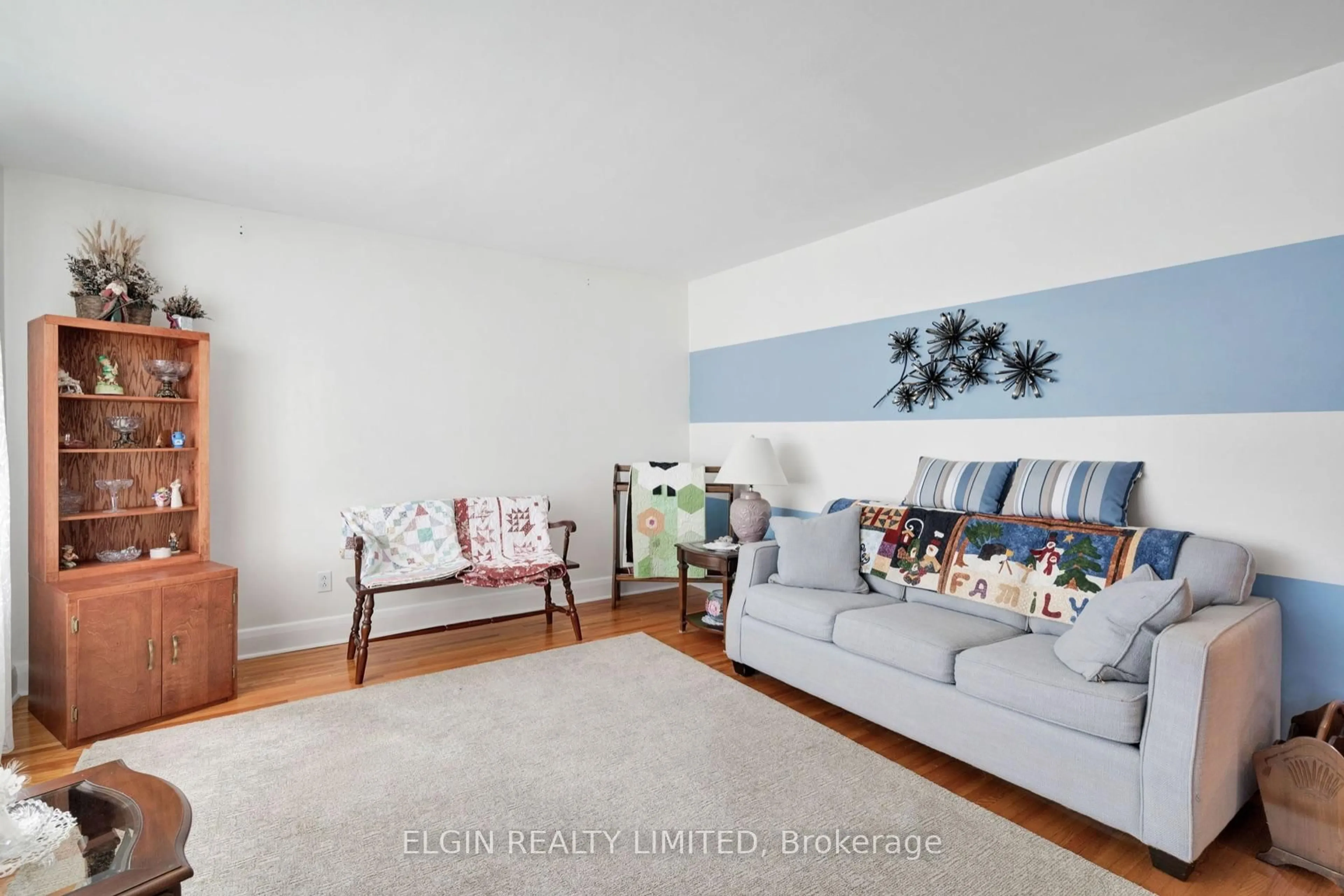 Living room with furniture, unknown for 161 Chestnut St, St. Thomas Ontario N5R 2B3