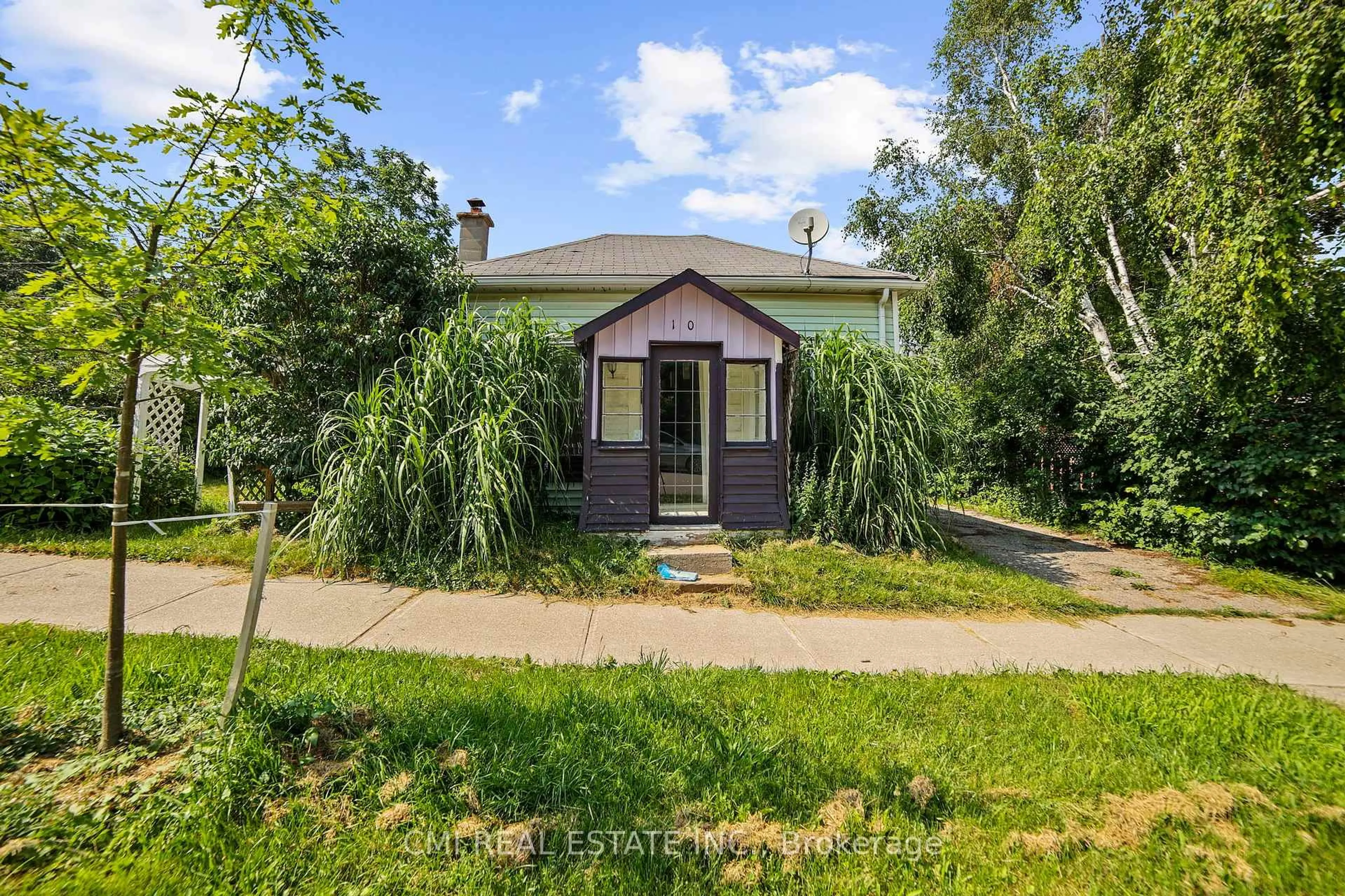 A pic from outside/outdoor area/front of a property/back of a property/a pic from drone, street for 120 Second Ave, Shelburne Ontario L0N 1S1