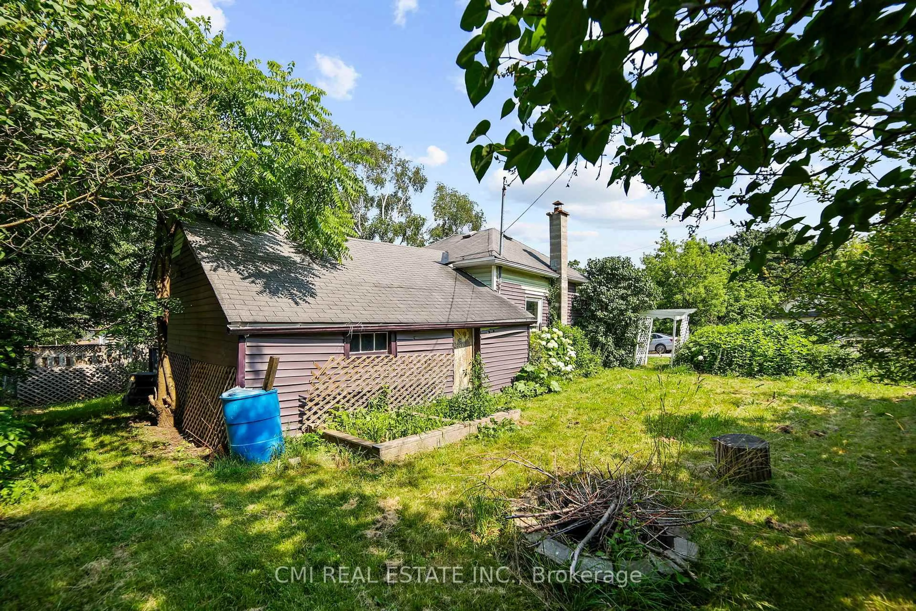 A pic from outside/outdoor area/front of a property/back of a property/a pic from drone, street for 120 Second Ave, Shelburne Ontario L0N 1S1