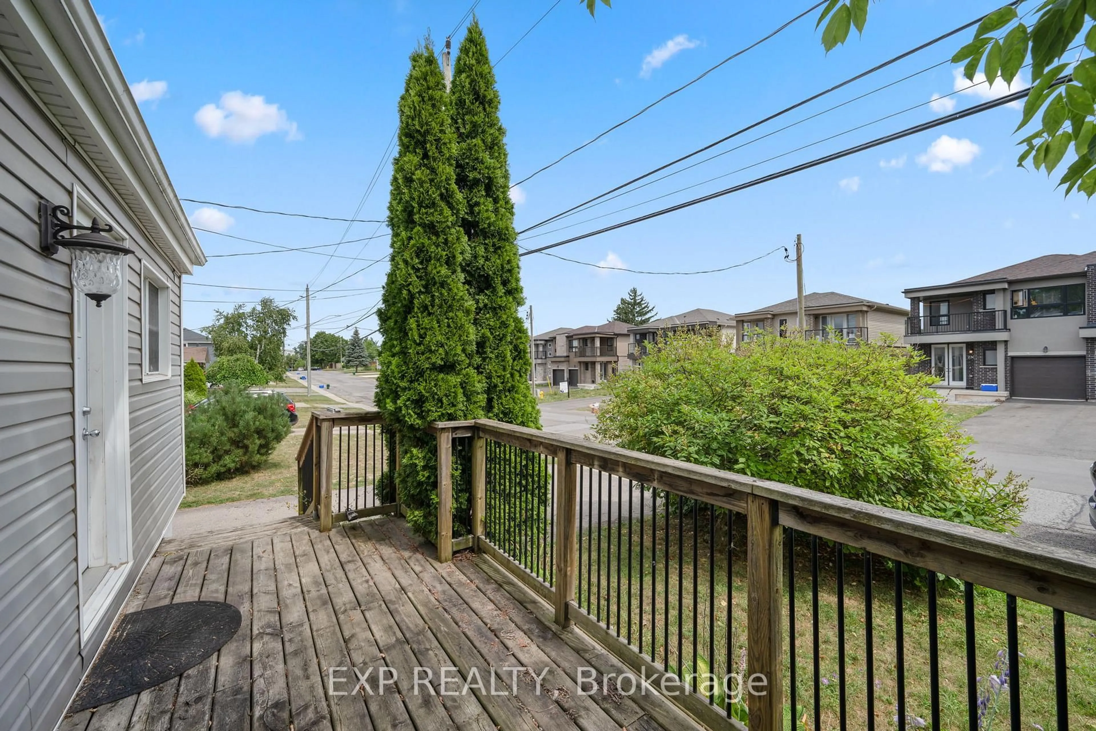 Patio, water/lake/river/ocean view for 229 Morton St, Thorold Ontario L2V 1C8