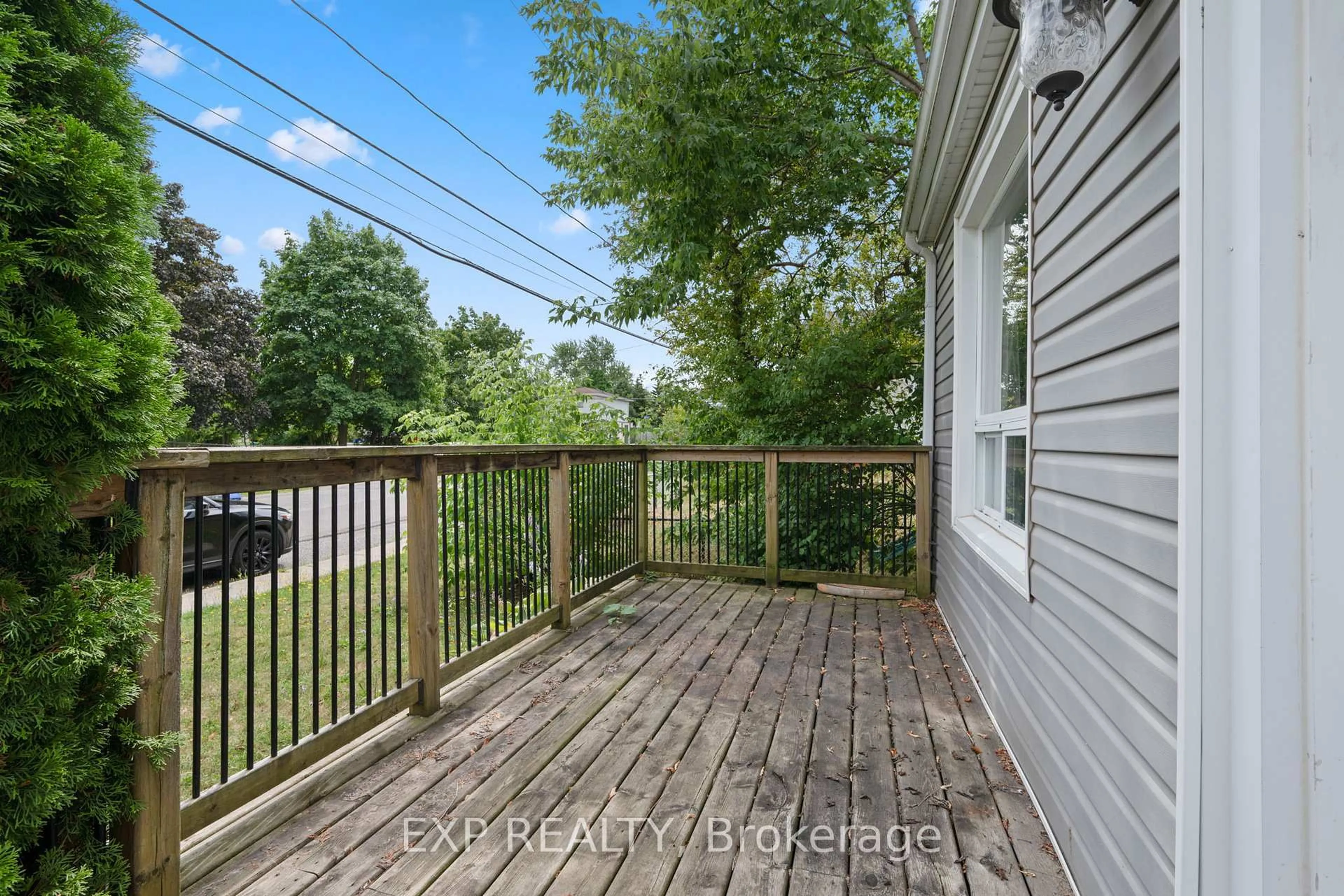 Patio, unknown for 229 Morton St, Thorold Ontario L2V 1C8