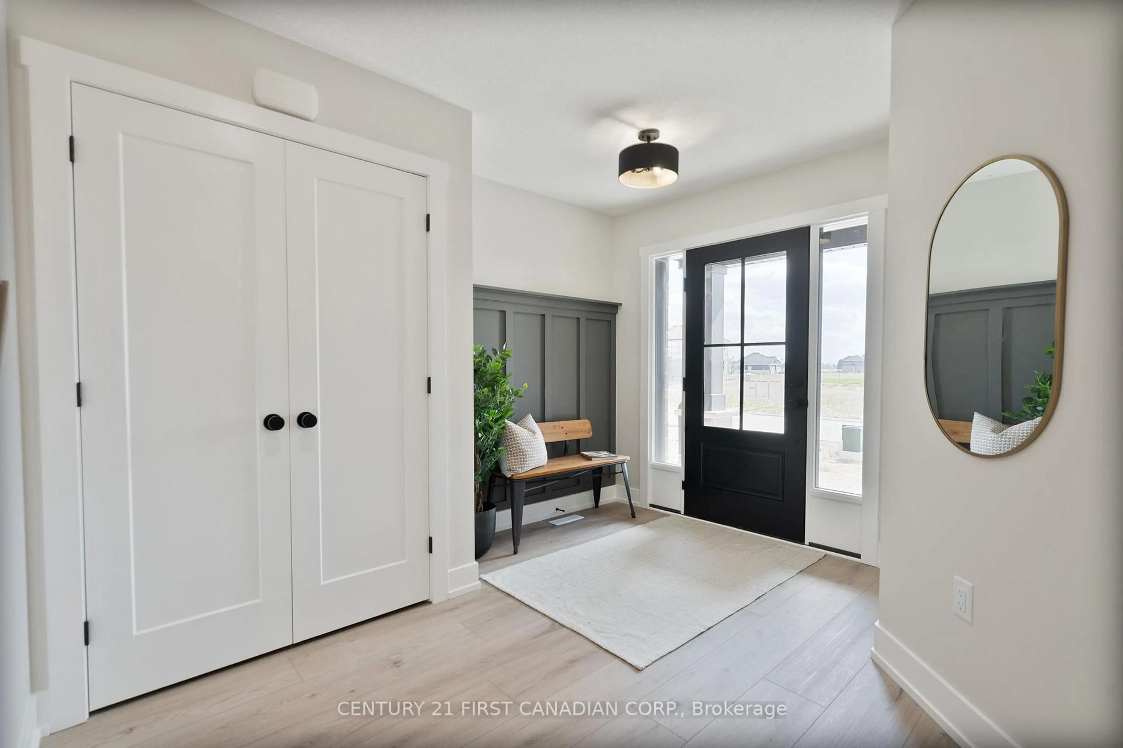 Indoor entryway for 5 Doerr Crt, North Middlesex Ontario N0M 1A0