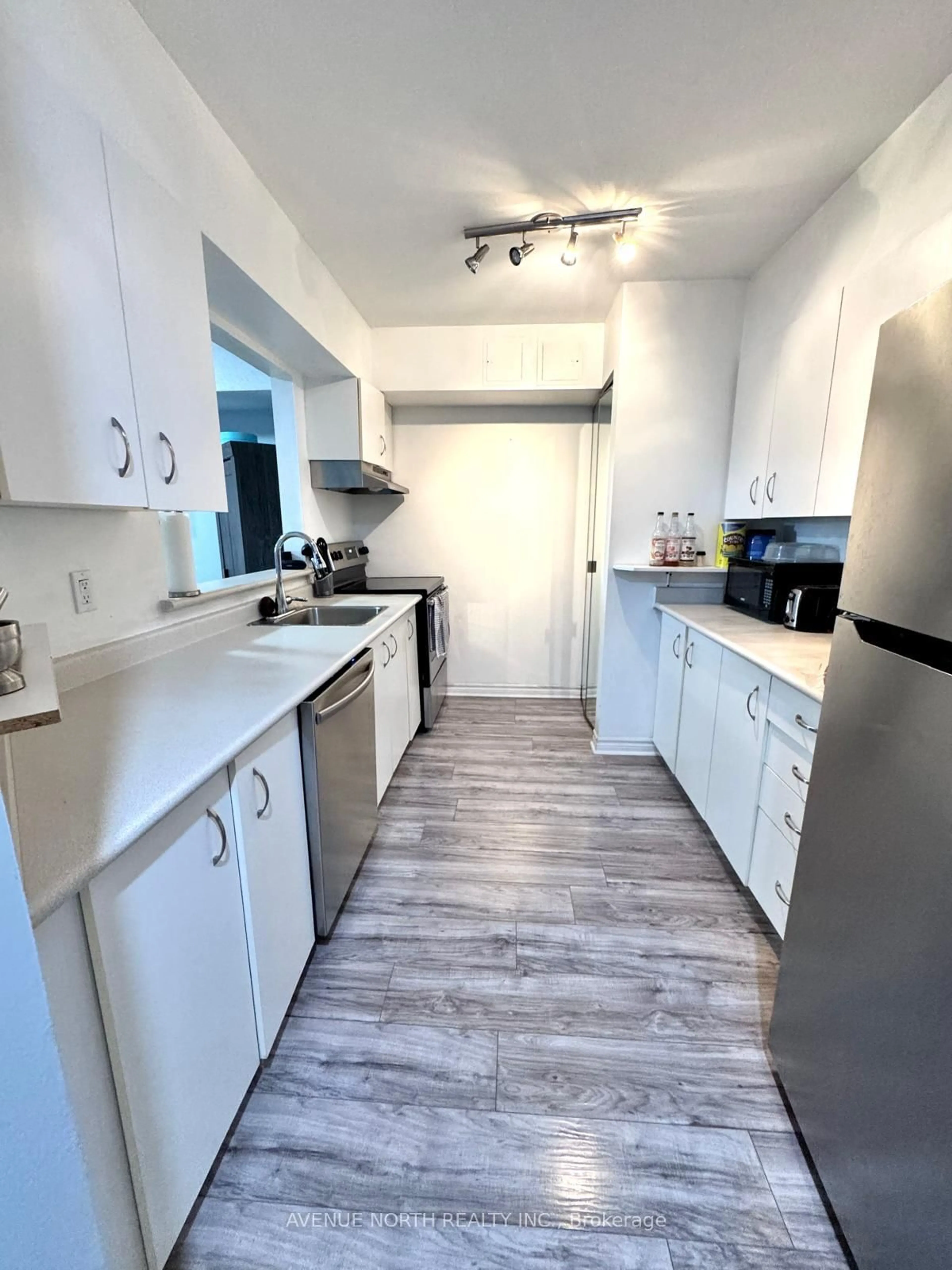 Standard kitchen, unknown for 318 Lorry Greenberg Dr #117, Ottawa Ontario K1T 2R5