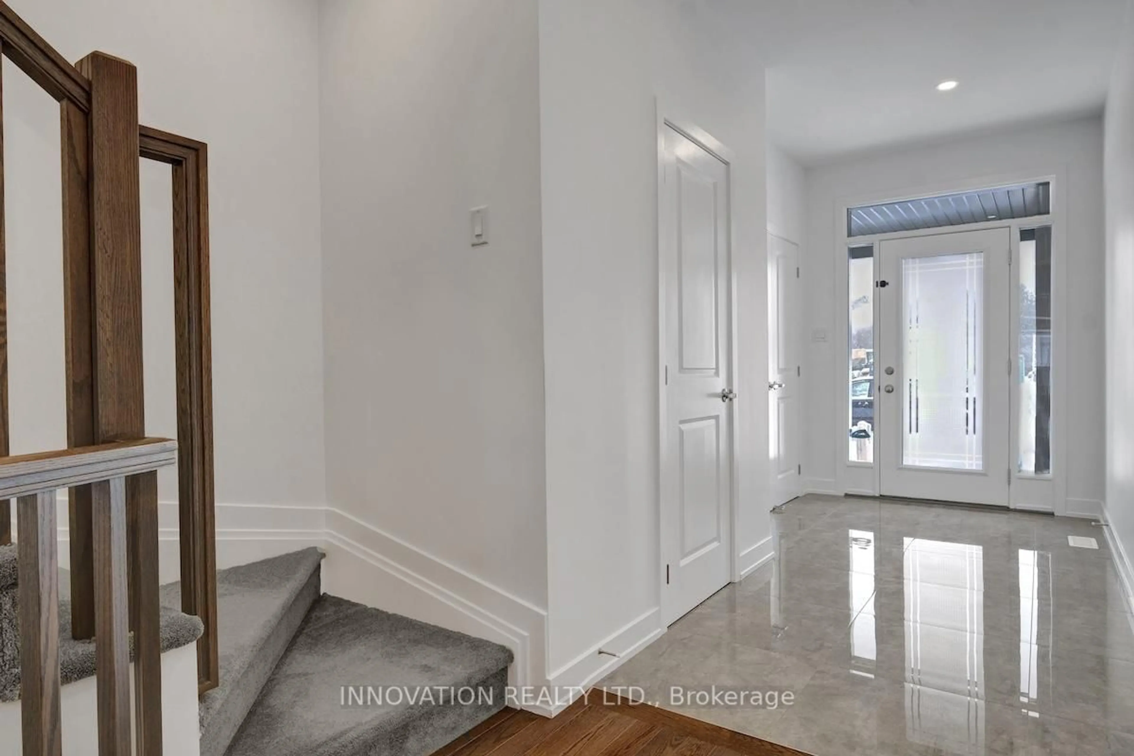 Indoor entryway for 2349 Goldhawk Dr, Ottawa Ontario K2S 2X3