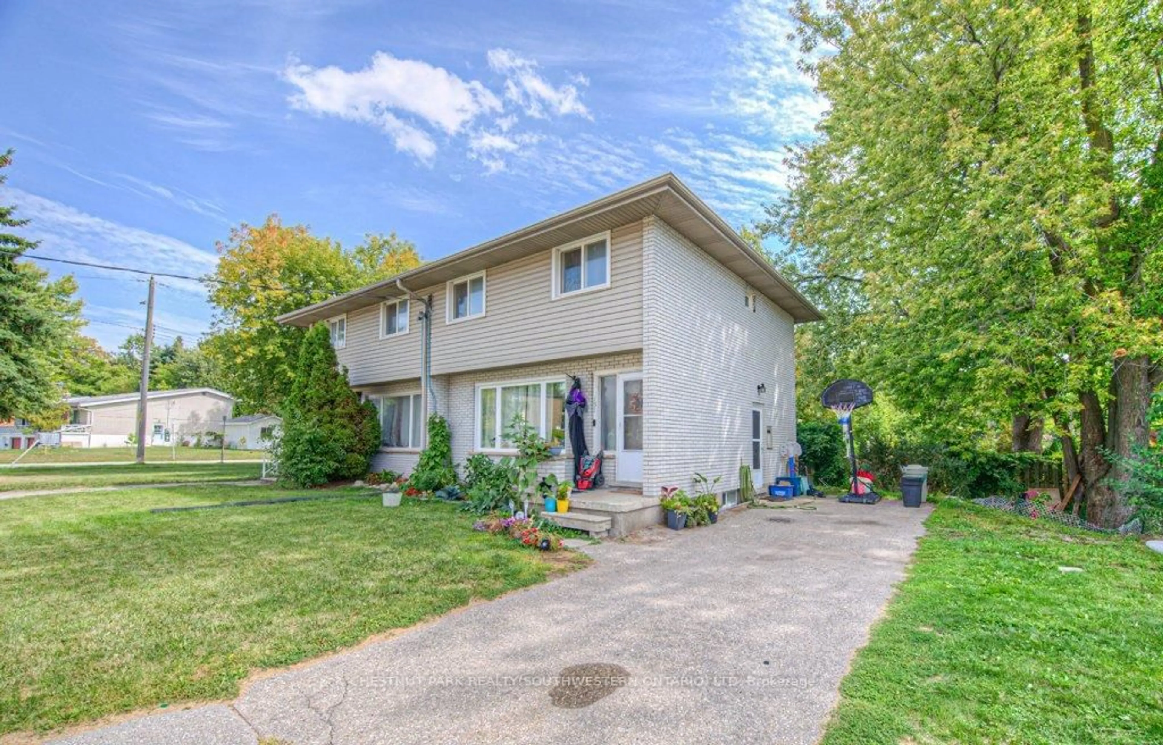 Unknown for 151 Franklin St, Kitchener Ontario N2A 1Y3