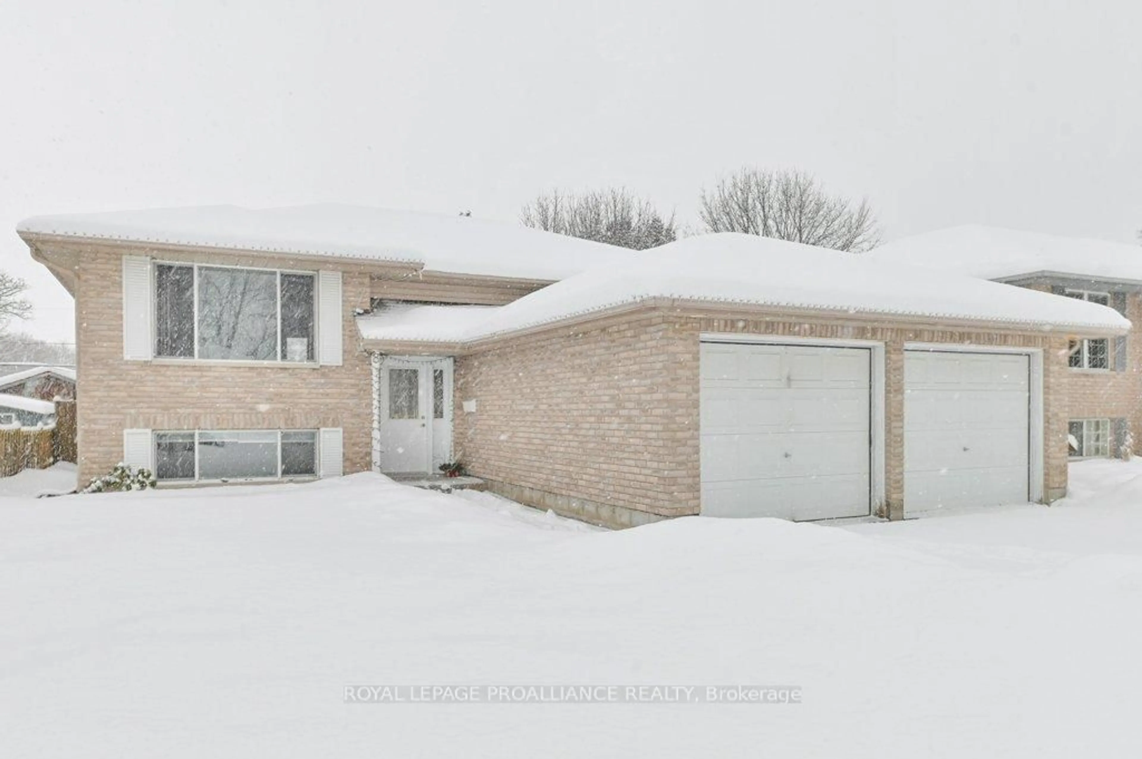 A pic from outside/outdoor area/front of a property/back of a property/a pic from drone, street for 8 Gilmour Crt, Quinte West Ontario K8V 6V6