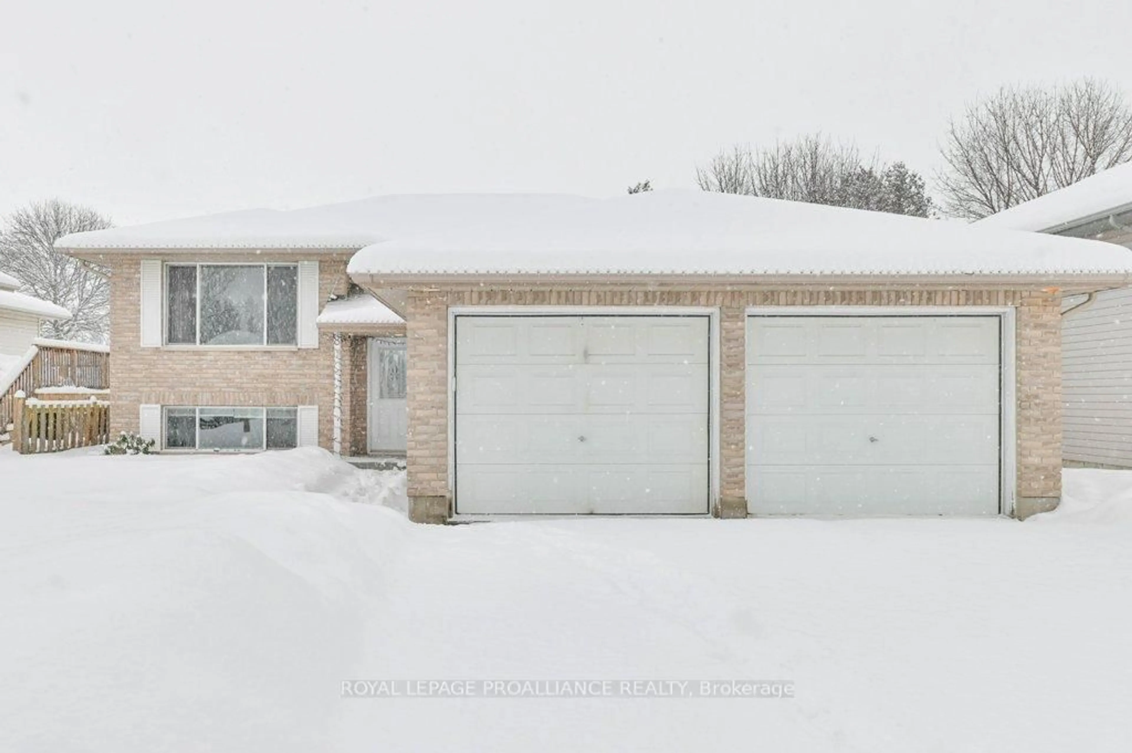 Home with vinyl exterior material, street for 8 Gilmour Crt, Quinte West Ontario K8V 6V6